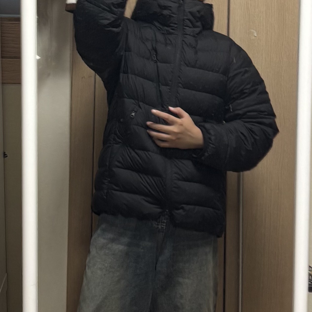 Adidas Adilette Clog Black White, Musinsa Standard City Leisure Hooded Light Down Jacket Black 착용 스타일 - 2
