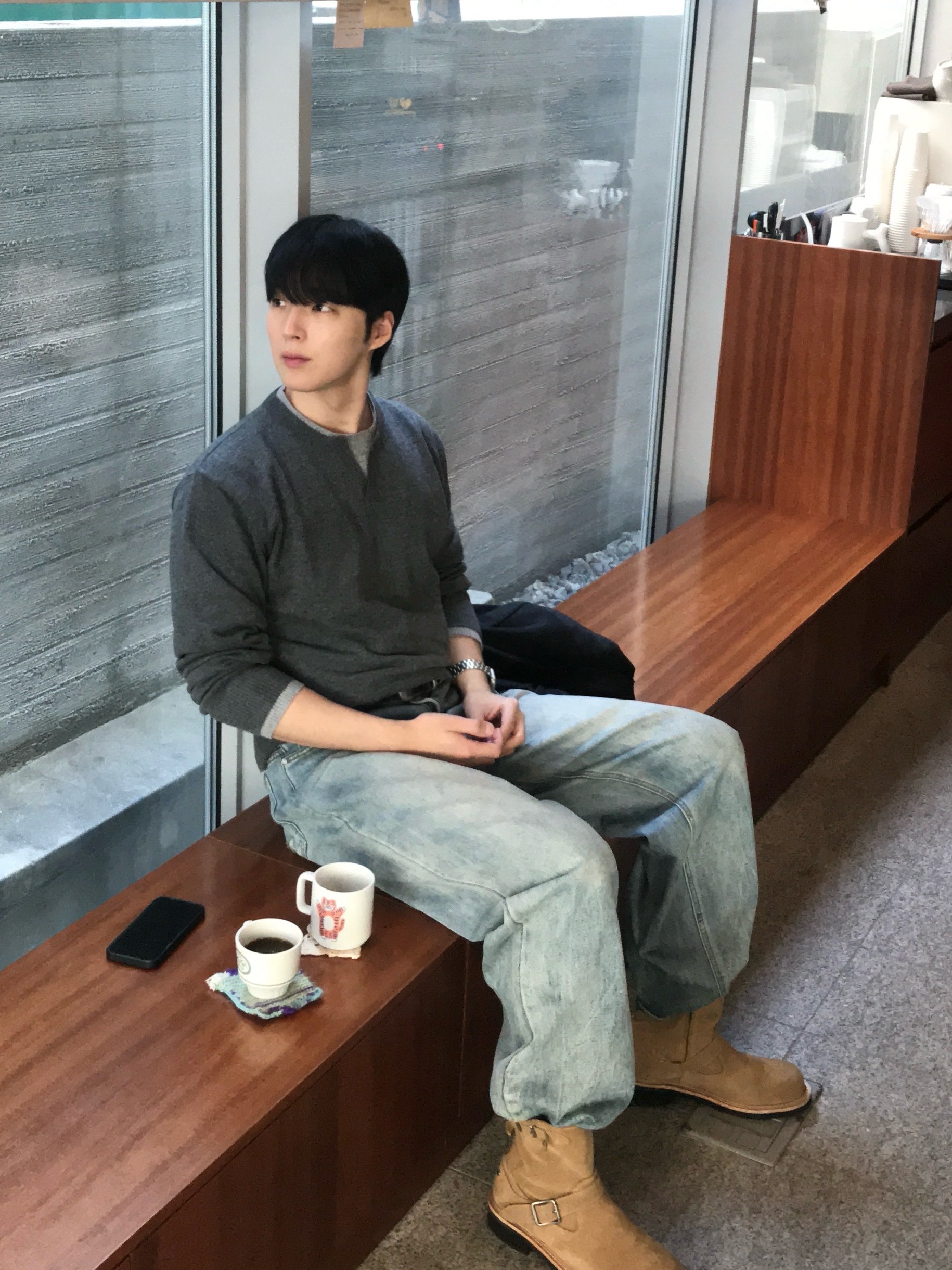 STU Destroyed Check Blazer Dark Grey 착용 스타일 - 5