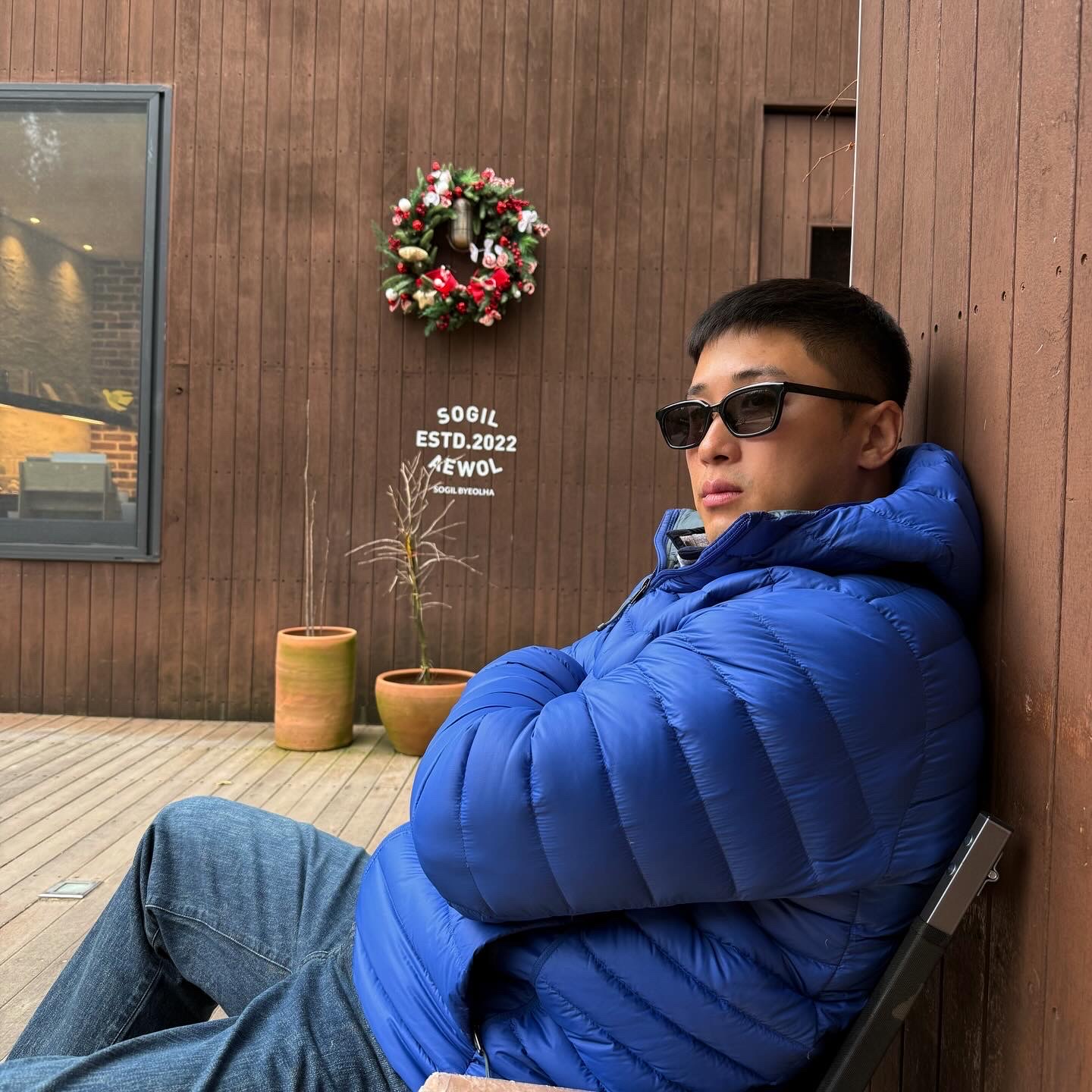 Patagonia Down Sweater Hoody Passage Blue 착용 스타일 - 1