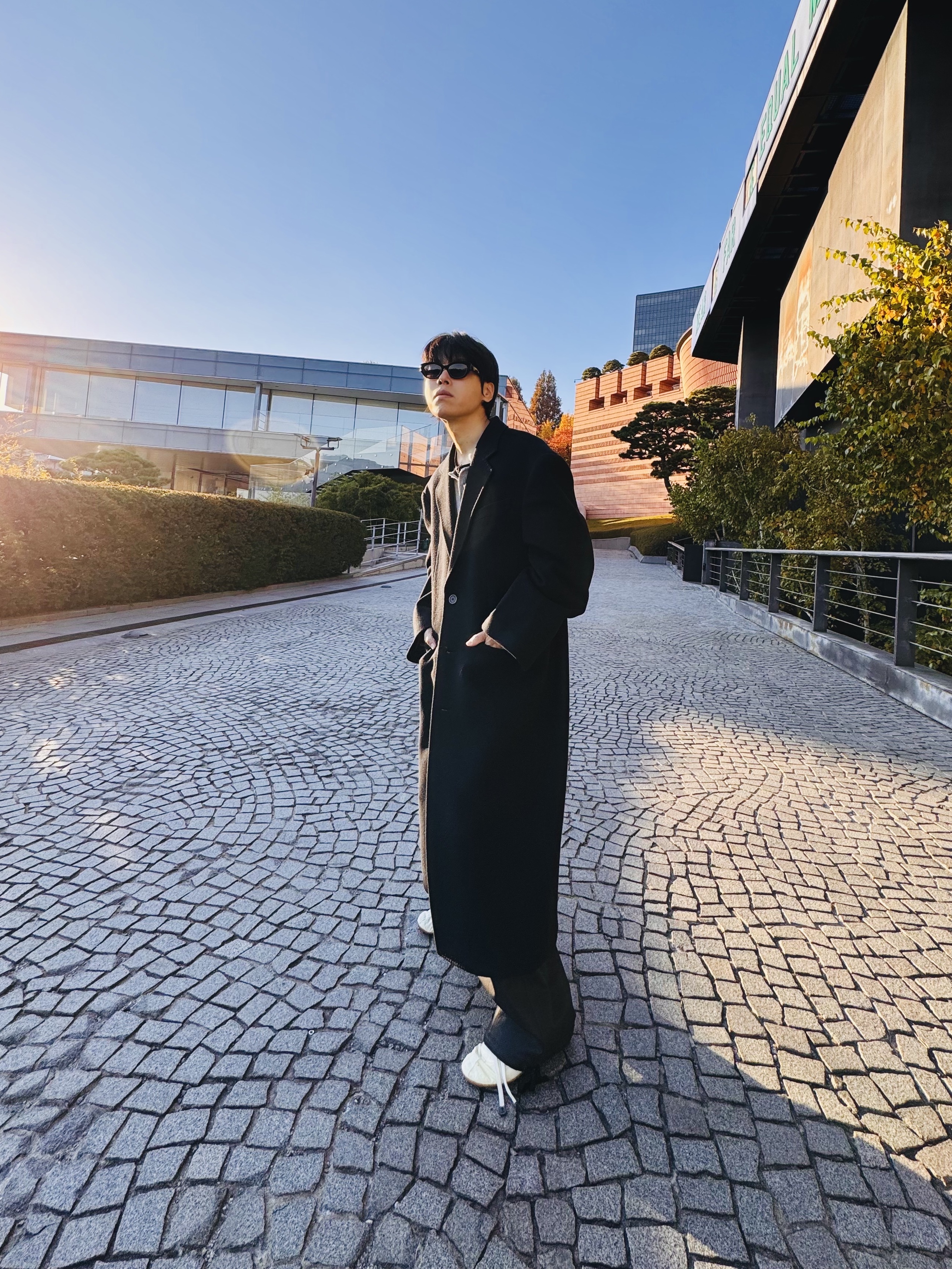 Nike x Jacquemus Moon Shoe SP Alabaster Off Noir, farfromwhat far layered work pants_black 착용 스타일 - 1