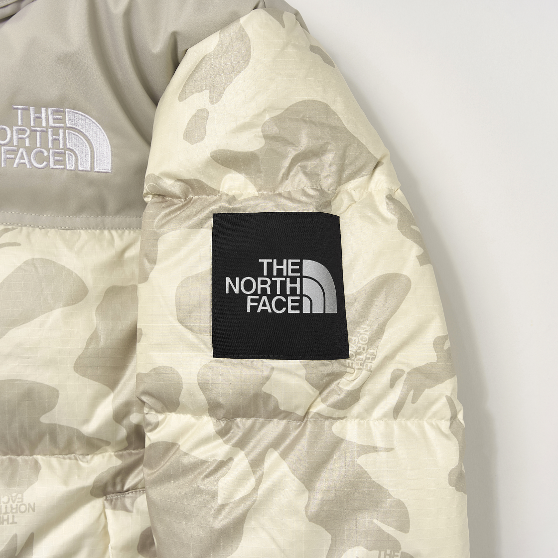 노스페이스 화이트 라벨 노벨티 눕시 다운 자켓 프린트 크림(The North Face White Label Novelty Nuptse Down Jacket P Cream) - 5