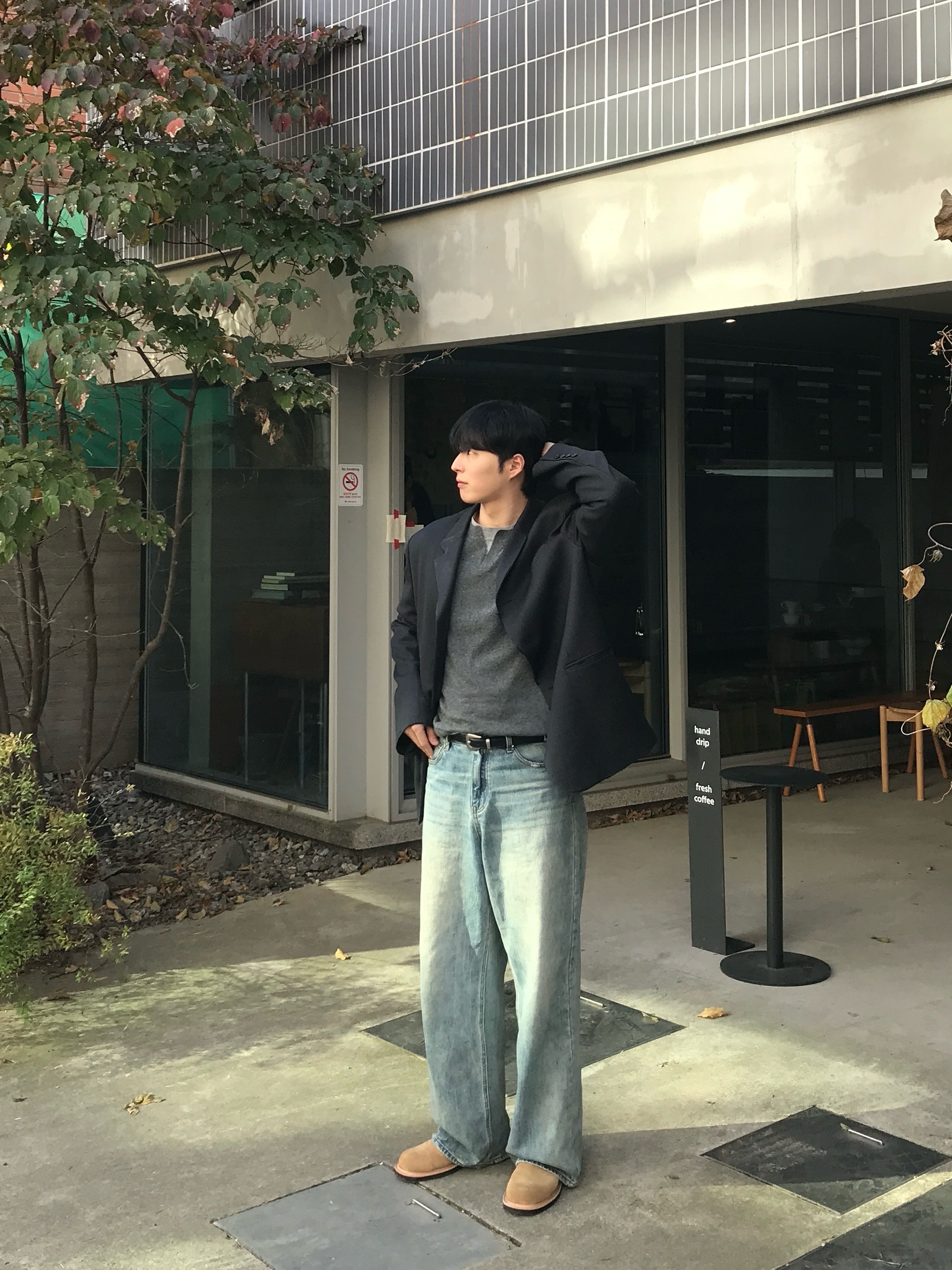 STU Destroyed Check Blazer Dark Grey 착용 스타일 - 2
