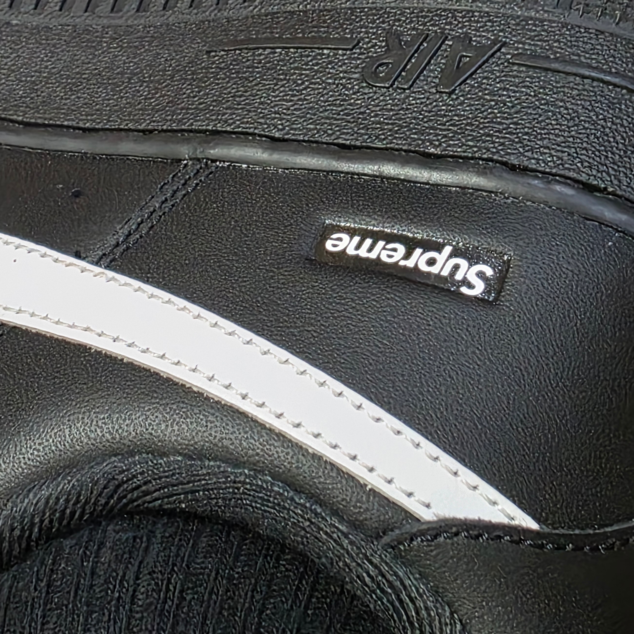 Nike x Supreme Air Force 1 Low Black 착용 스타일 - 3