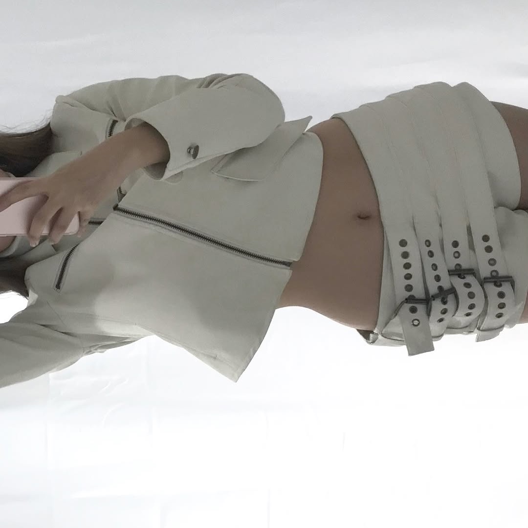 [KREAM 단독] Bonnae Cross Zip Leather Jacket Ivory, [KREAM 단독] Bonnae Cross Zip Leather Jacket Black 착용 스타일