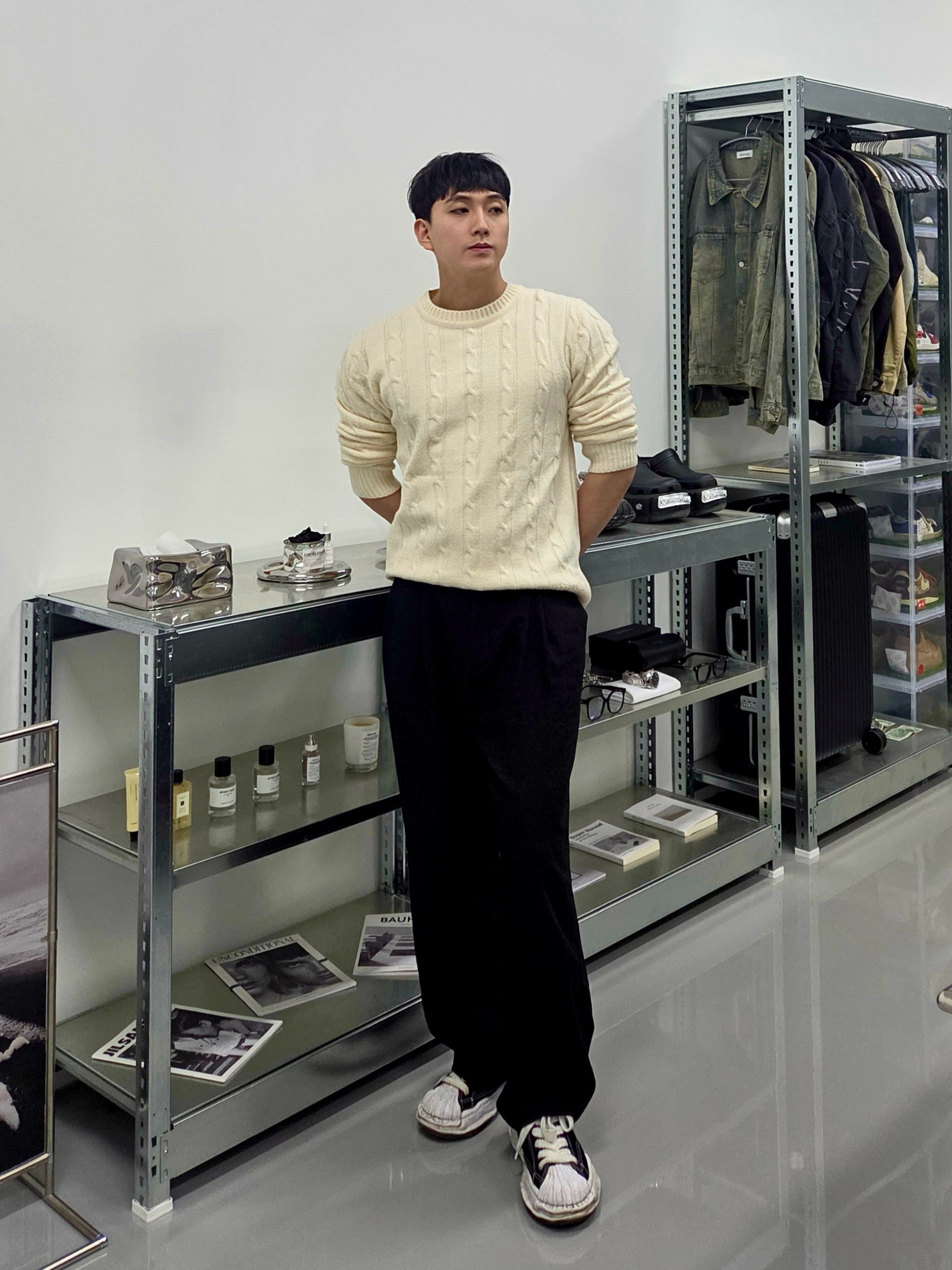 Maison Mihara Yasuhiro Peterson OG Sole Canvas Low Sneakers Black 착용 스타일