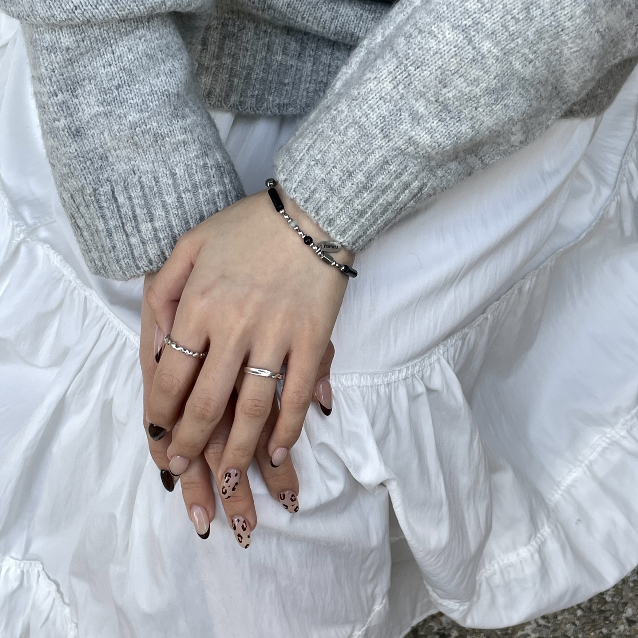 Riomeu Mint Point Onyx Silver Bracelet 착용 스타일 - 4