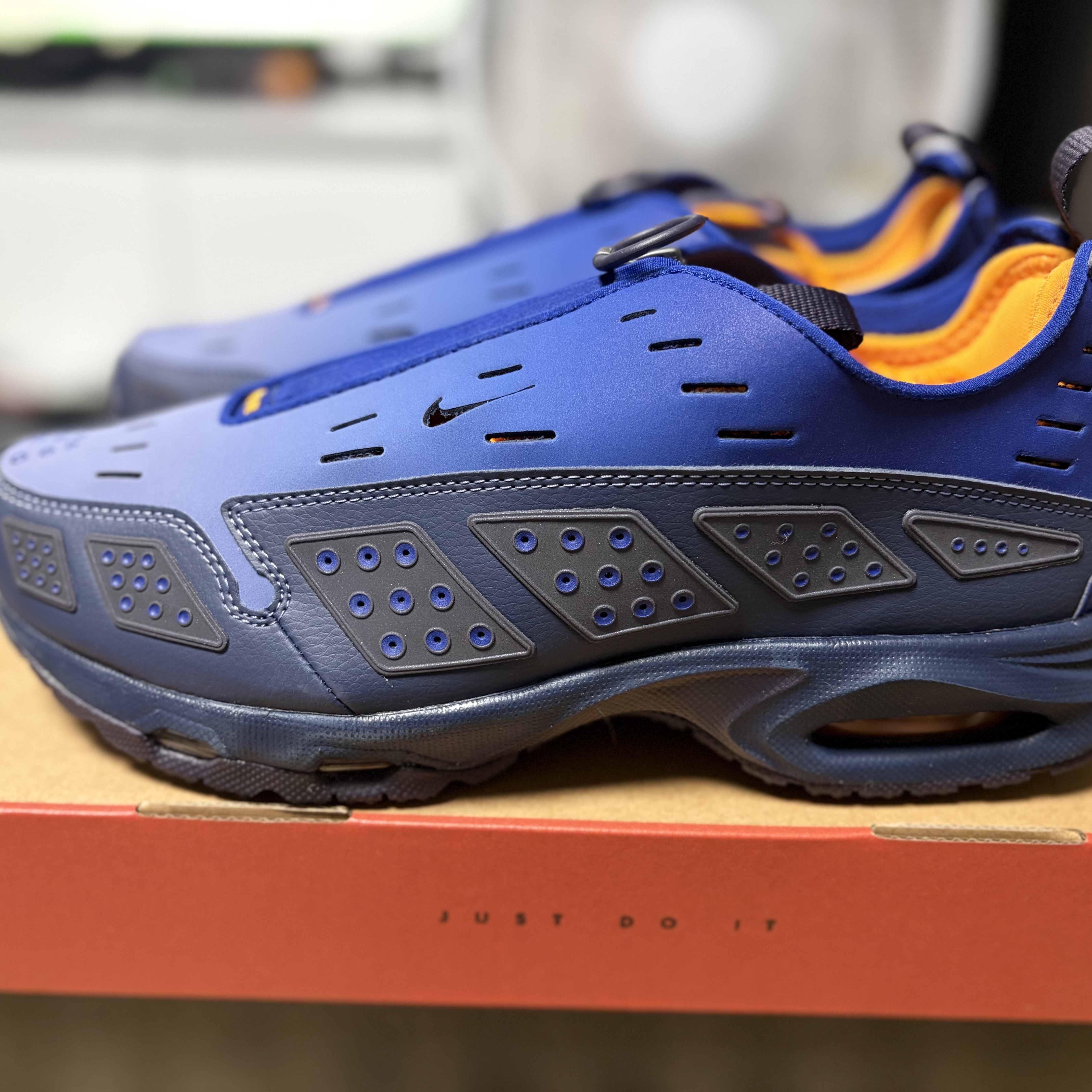 Nike Air Max SNDR SE Obsidian Deep Royal Blue 착용 스타일 - 1