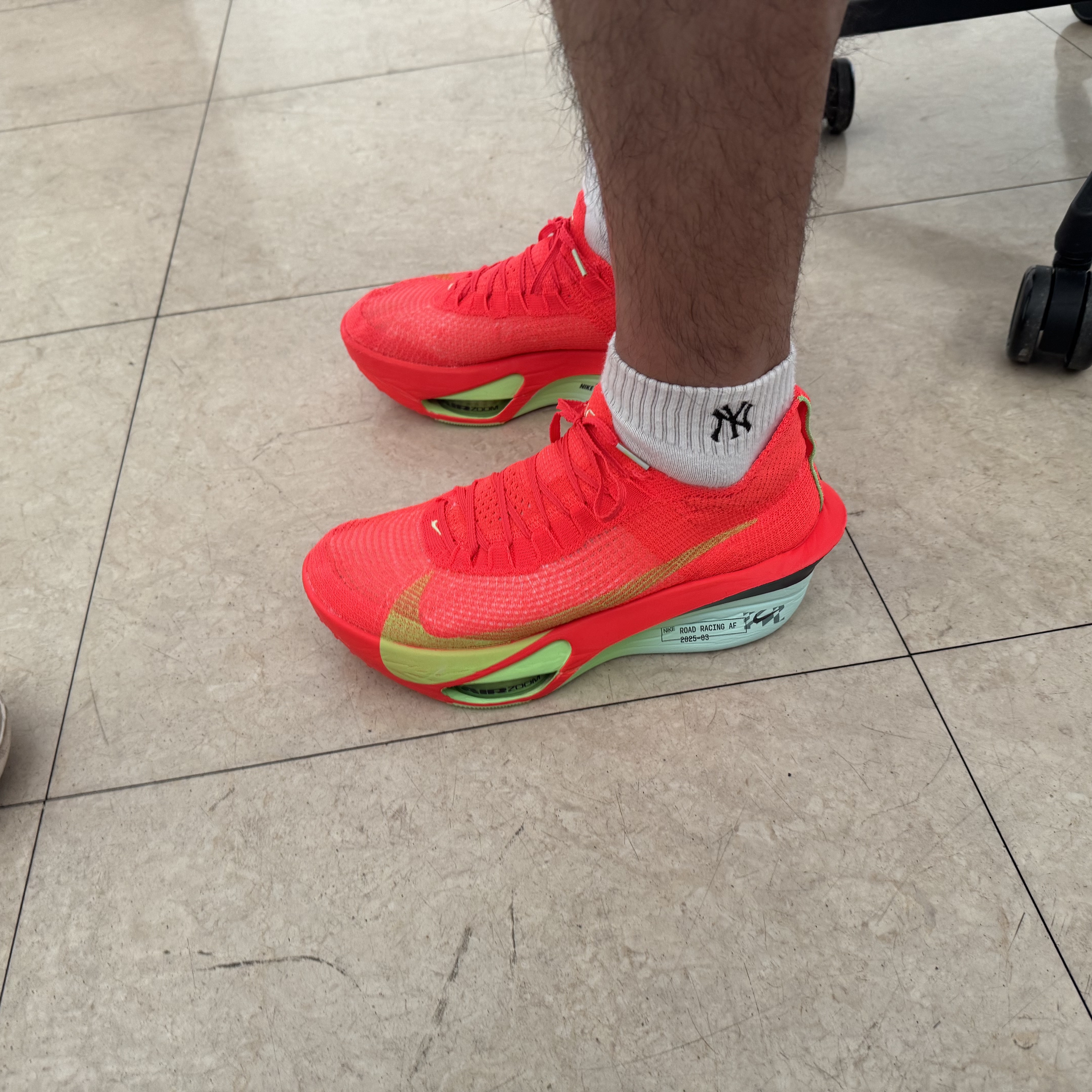 Nike Air Zoom Alphafly Next% 3 Bright Crimson Lime Blast 착용 스타일 - 1