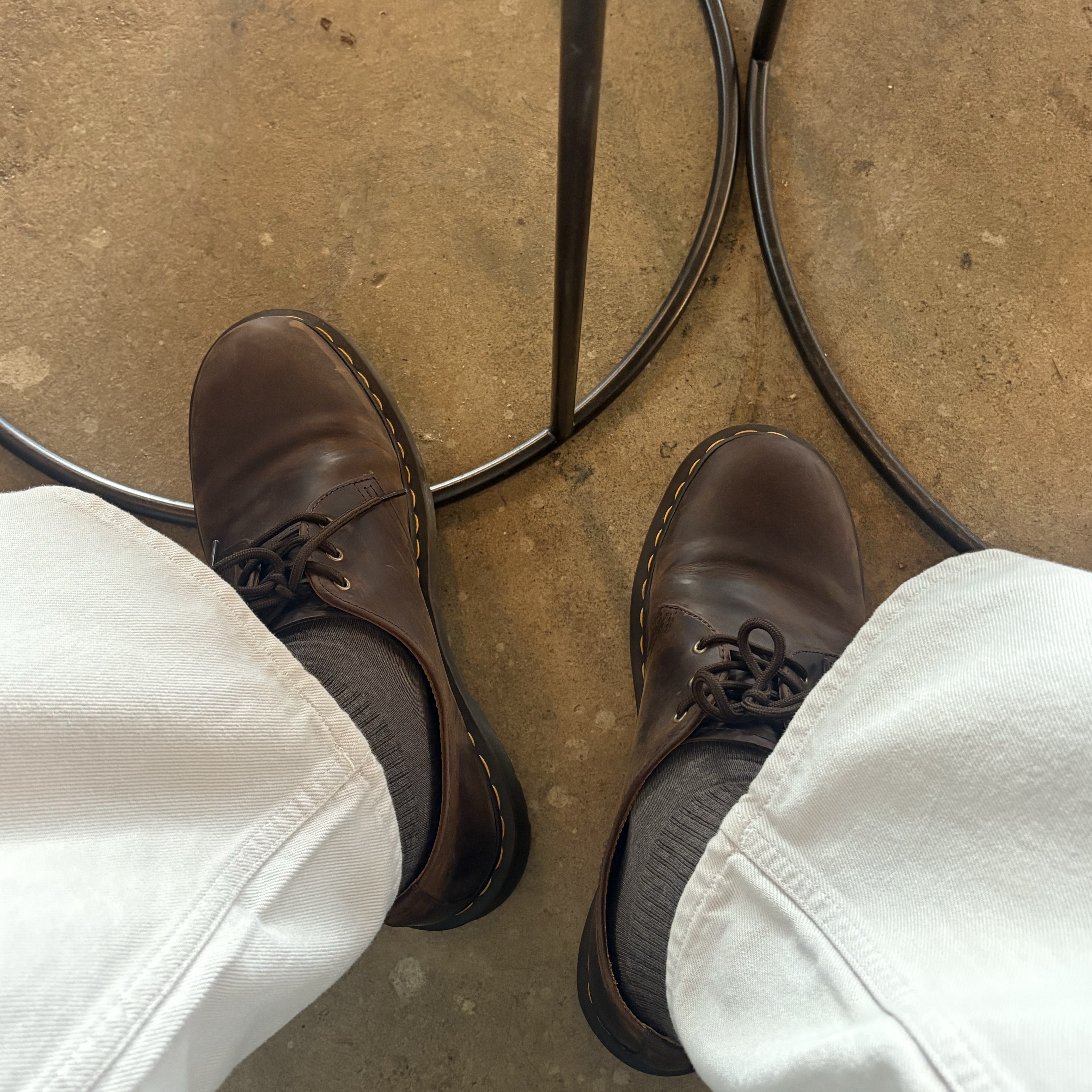 Dr. Martens 1461 Crazy Horse Dark Brown 착용 스타일