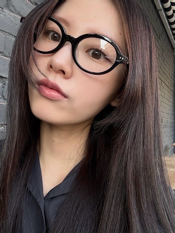 lash Molly Black 착용 스타일