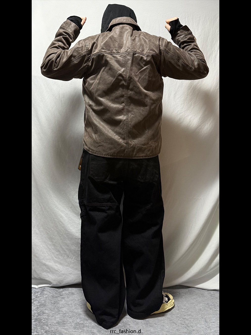 Aoiro Ooki Feather Denim Pants Dark Indigo 착용 스타일 - 3