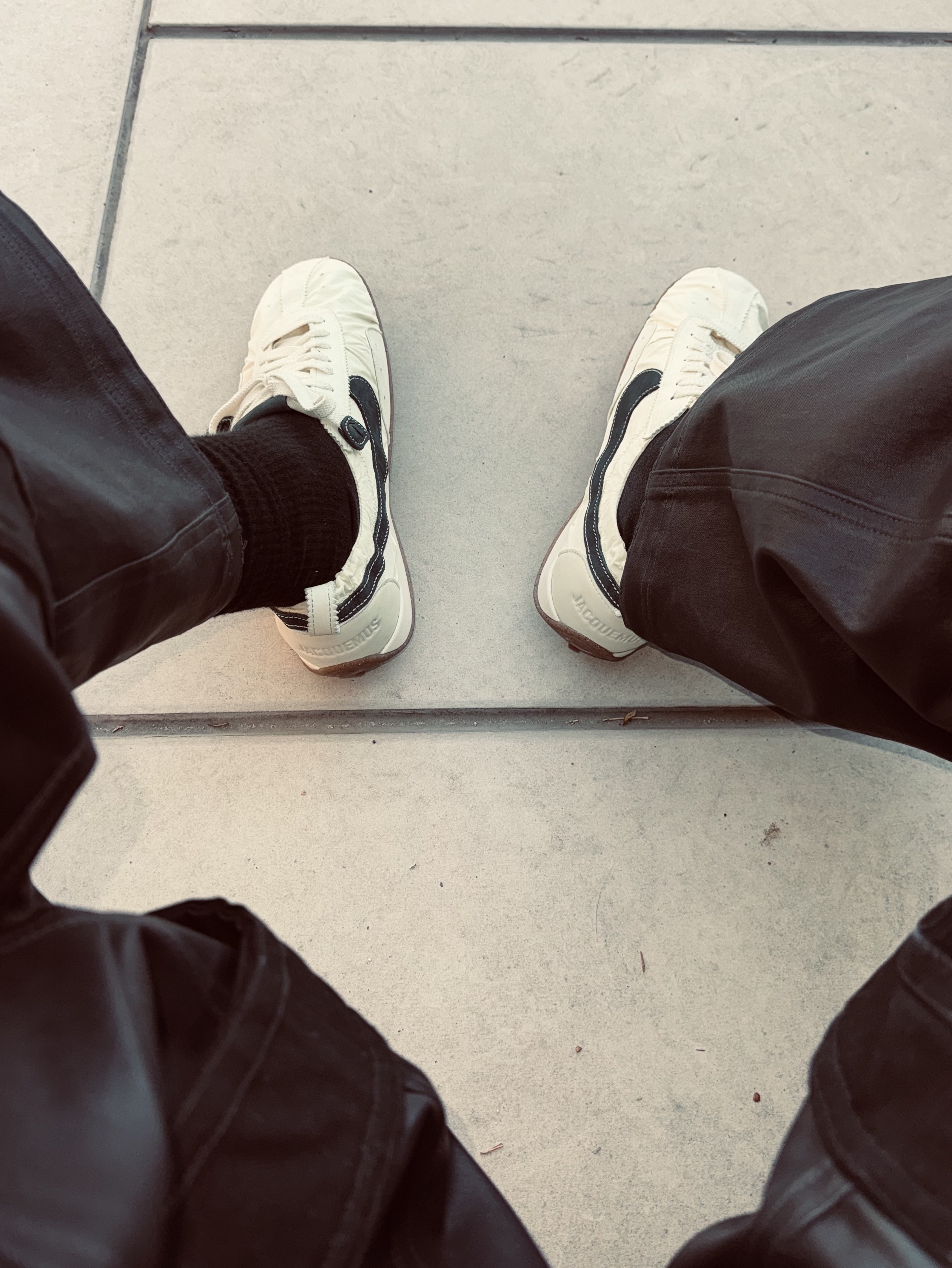 Nike x Jacquemus Moon Shoe SP Alabaster Off Noir, farfromwhat far layered work pants_black 착용 스타일 - 4