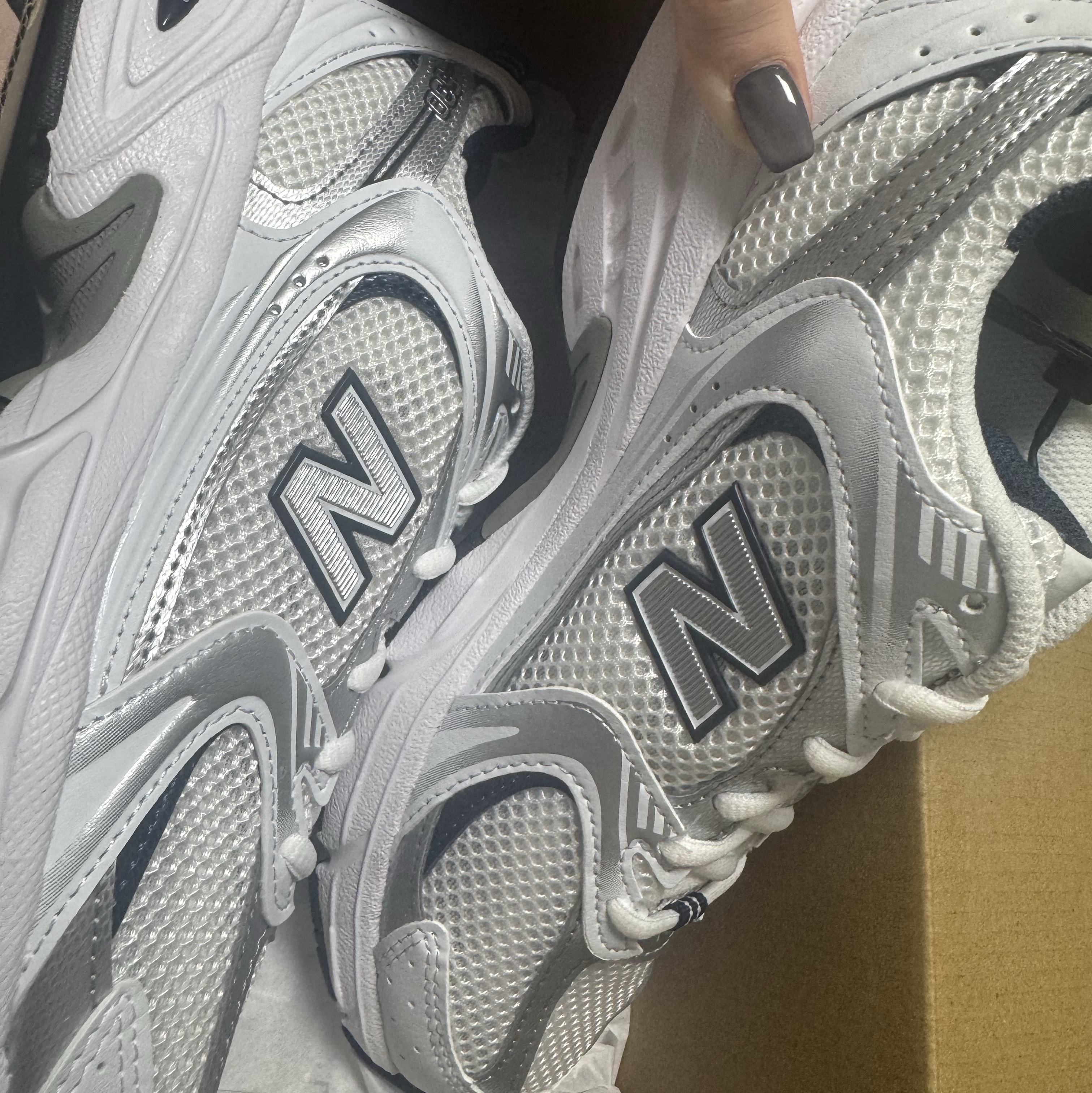 New Balance 530 White 착용 스타일