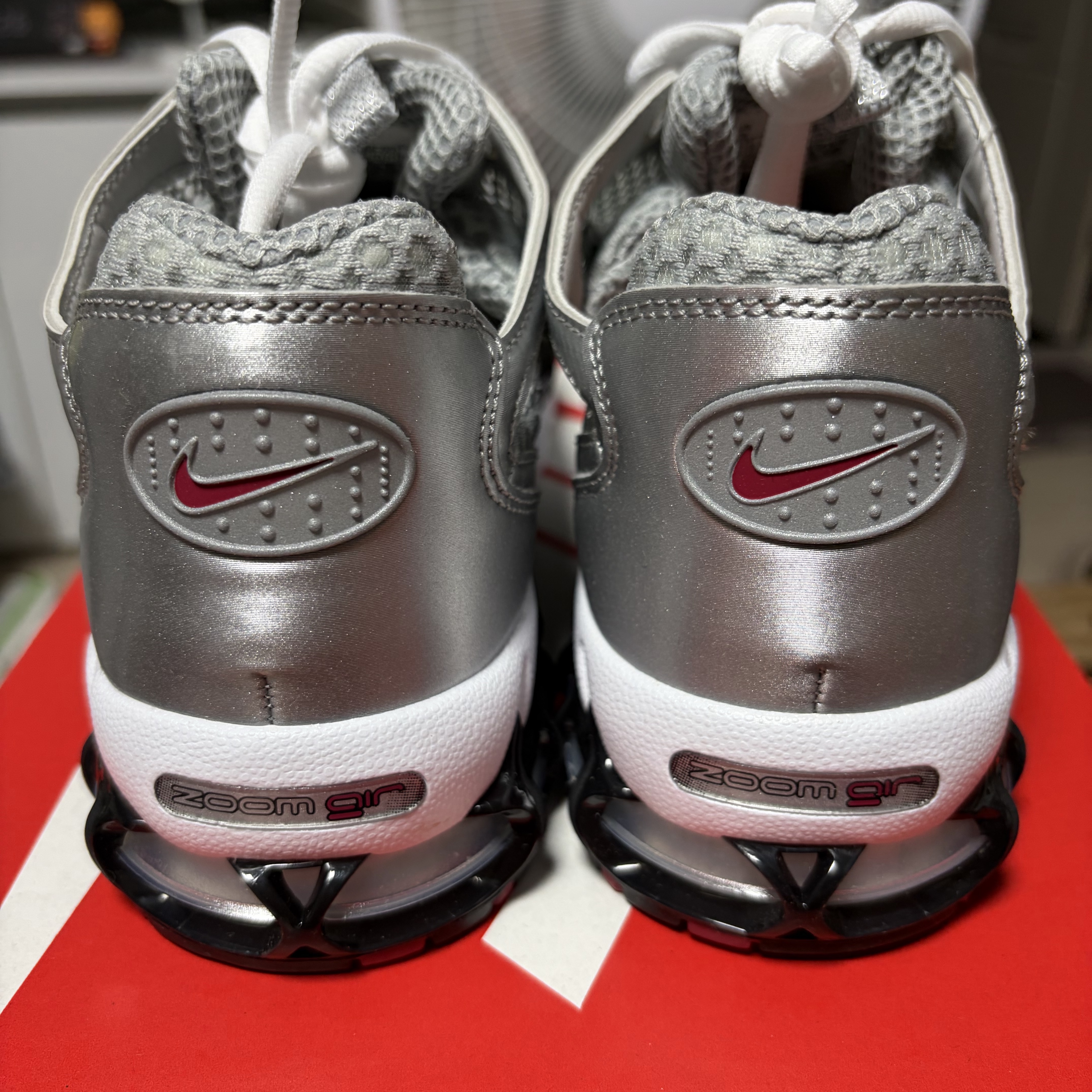 Nike Air Zoom Spiridon Cage 2 Metallic Silver 착용 스타일 - 5