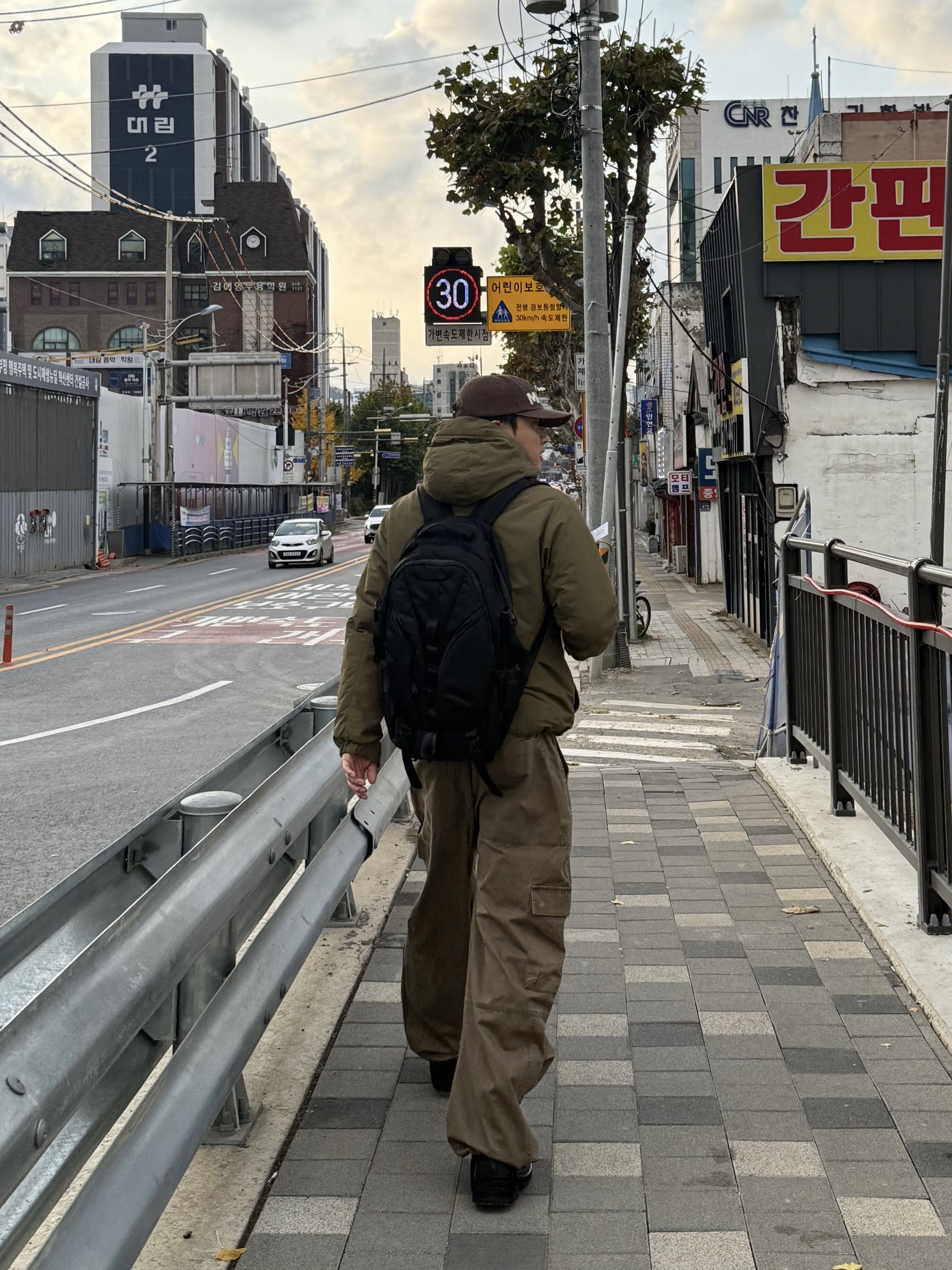 noun Washed Cargo Pants Khaki 착용 스타일 - 3
