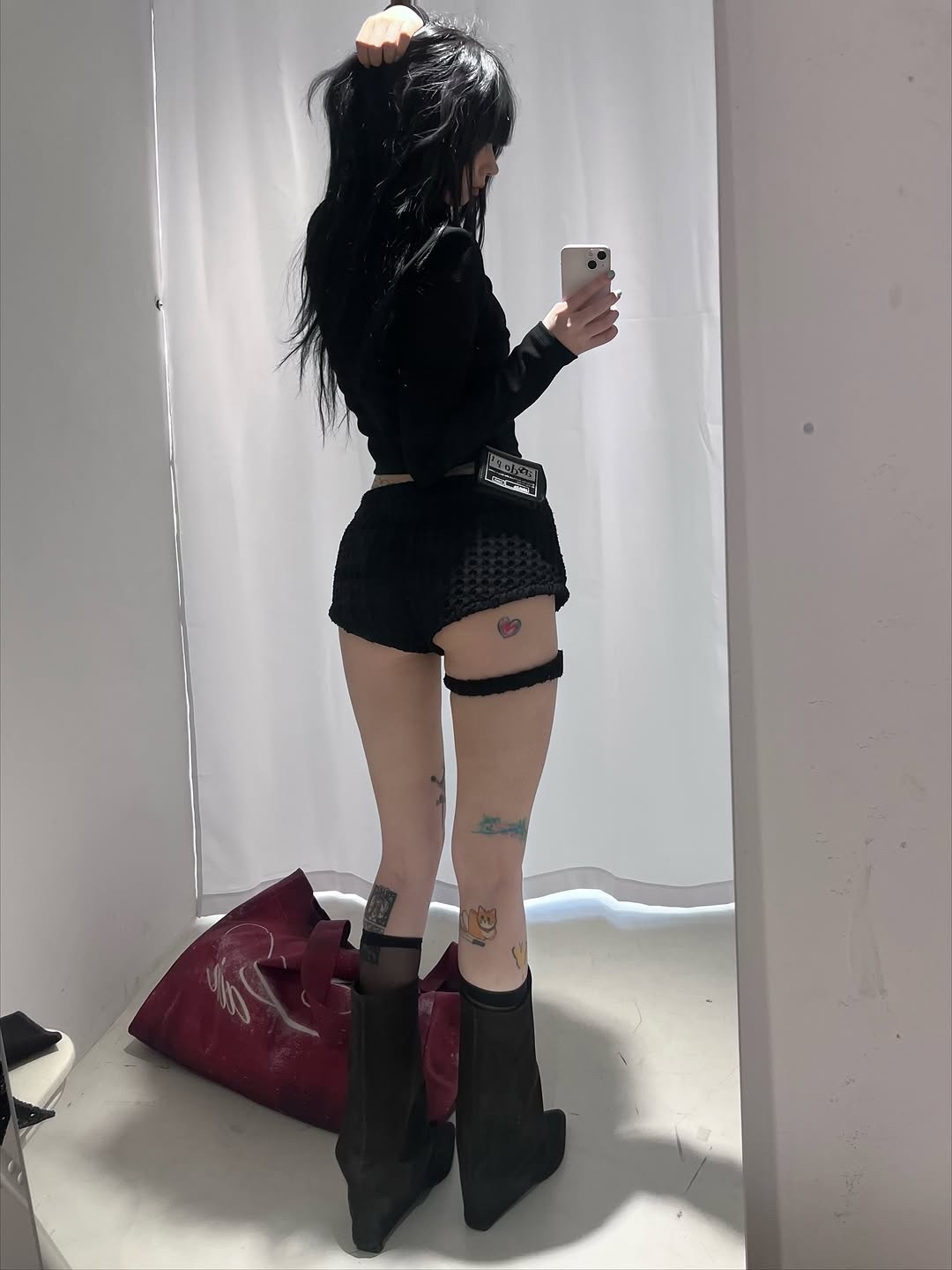 [KREAM 단독] Bonnae Strap Micro Shorts Red, [KREAM 단독] Bonnae Strap Micro Shorts Black 착용 스타일