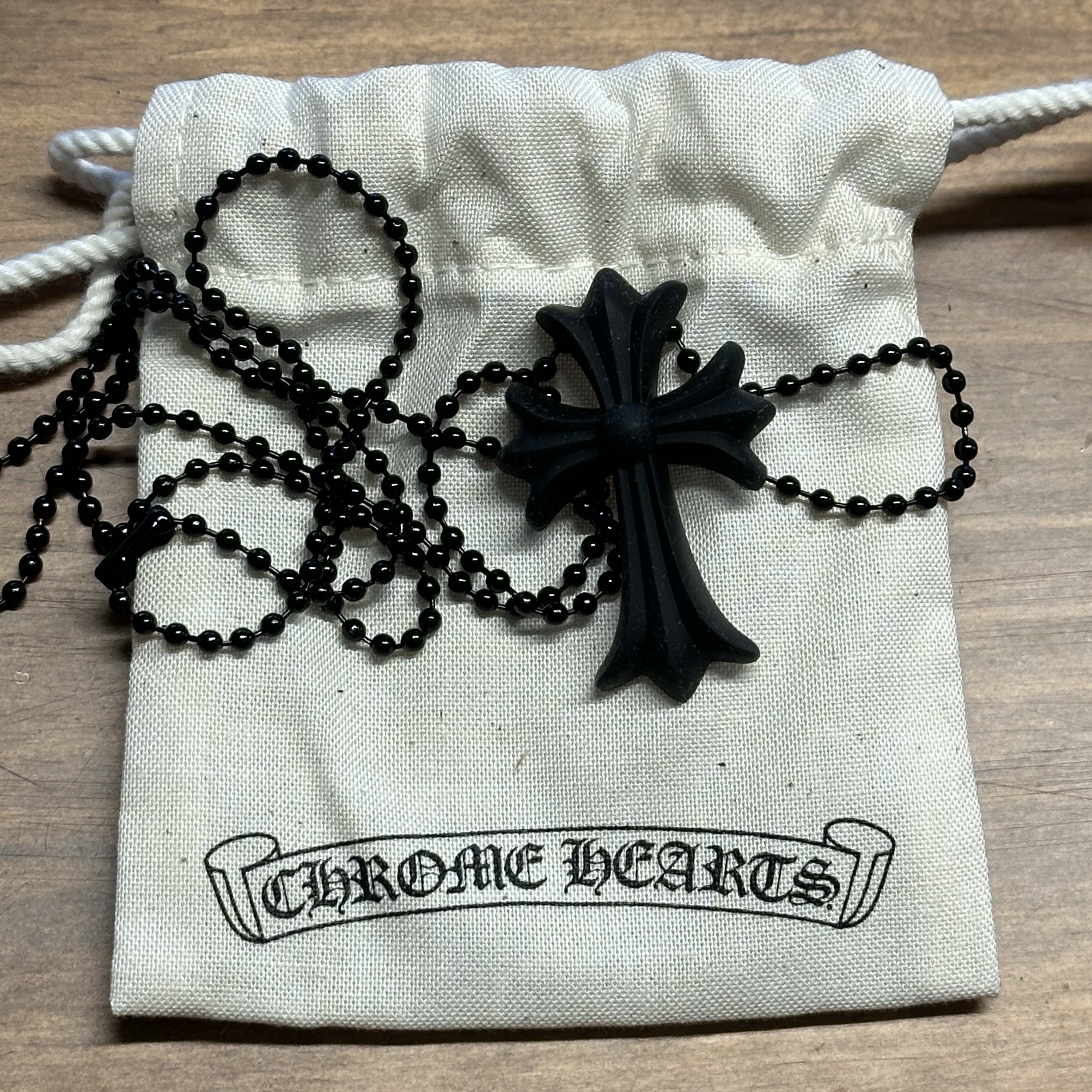 Chrome Hearts Silichrome CH Cross Pendant Black 2022/2023/2025 착용 스타일