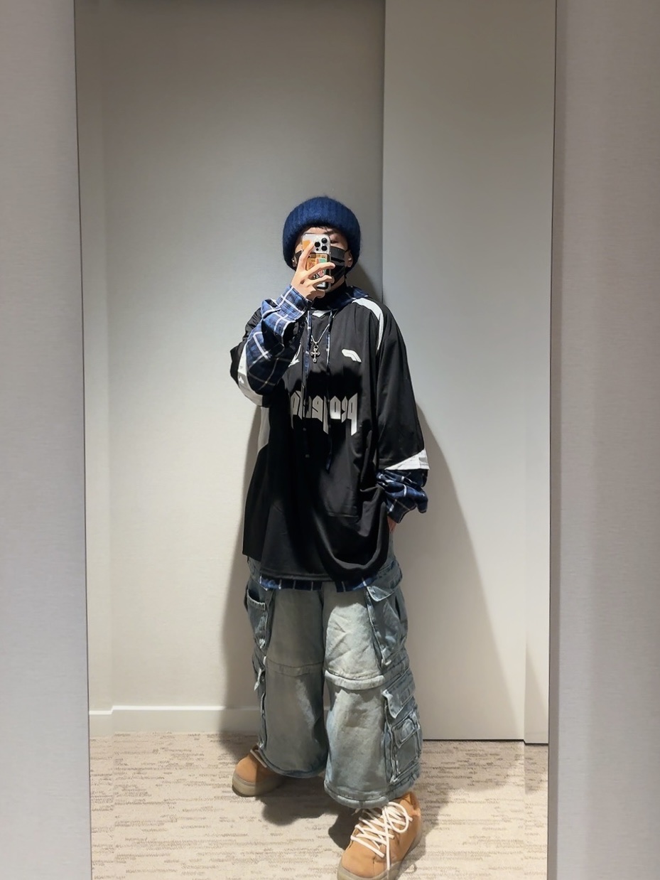 Project G/R Oversized Convertible Cargo Pants Blue, Project G/R Oversized Football Jersey Black 착용 스타일 - 1