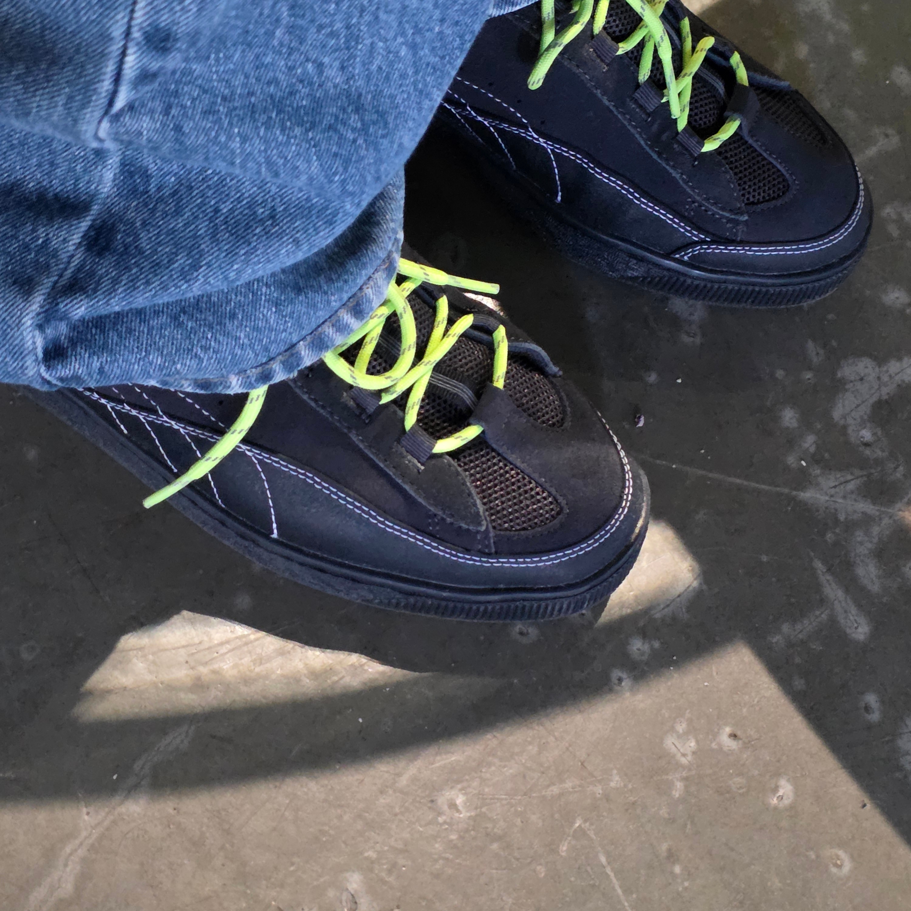 Puma x Aries Suede Flat Black Dark Gray 착용 스타일 - 1