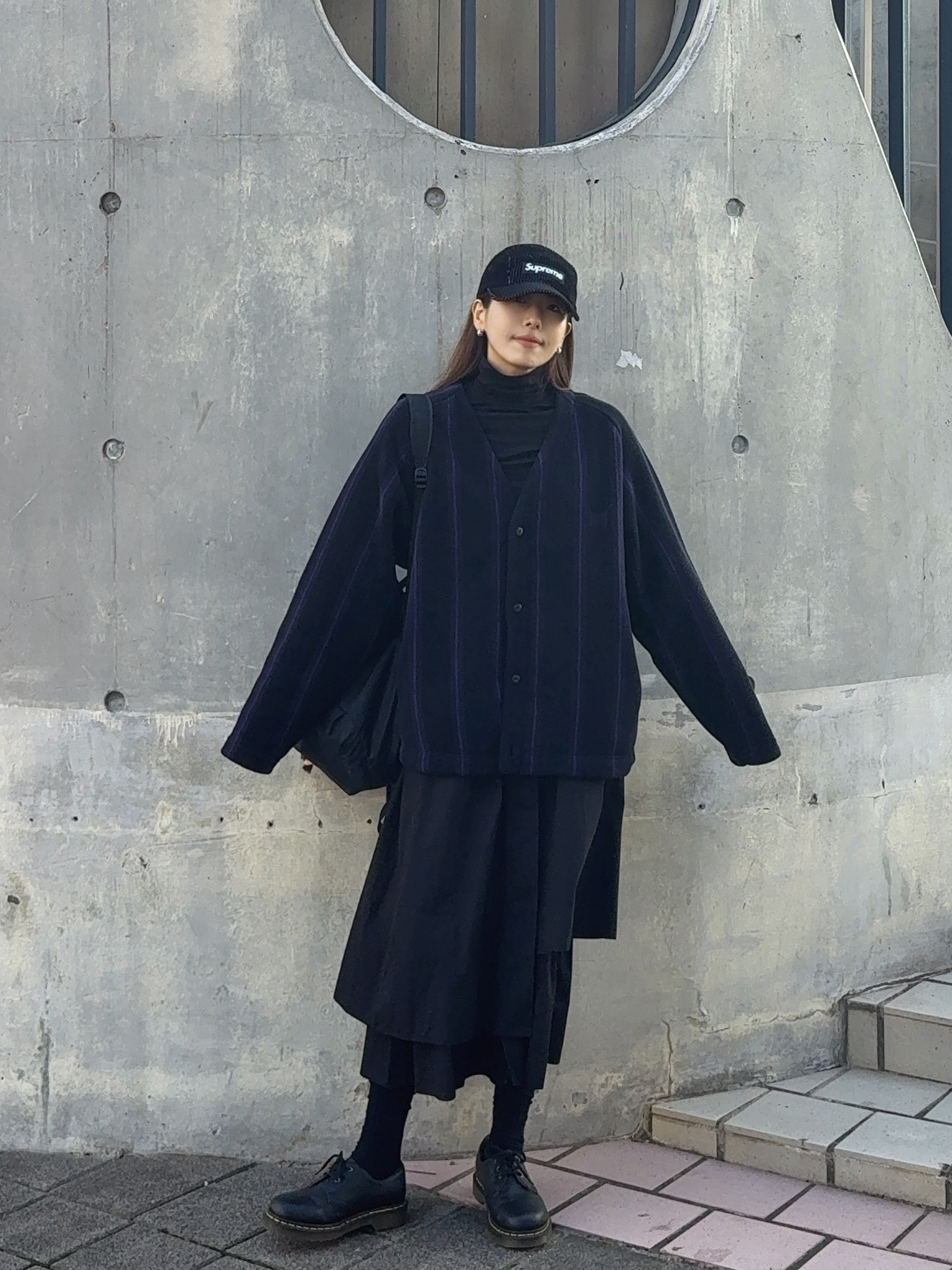 Uniqlo x Needles Fleece Oversized Cardigan Black - KR, Supreme 2-Tone Corduroy Camp Cap Black - 23SS 착용 스타일 - 1