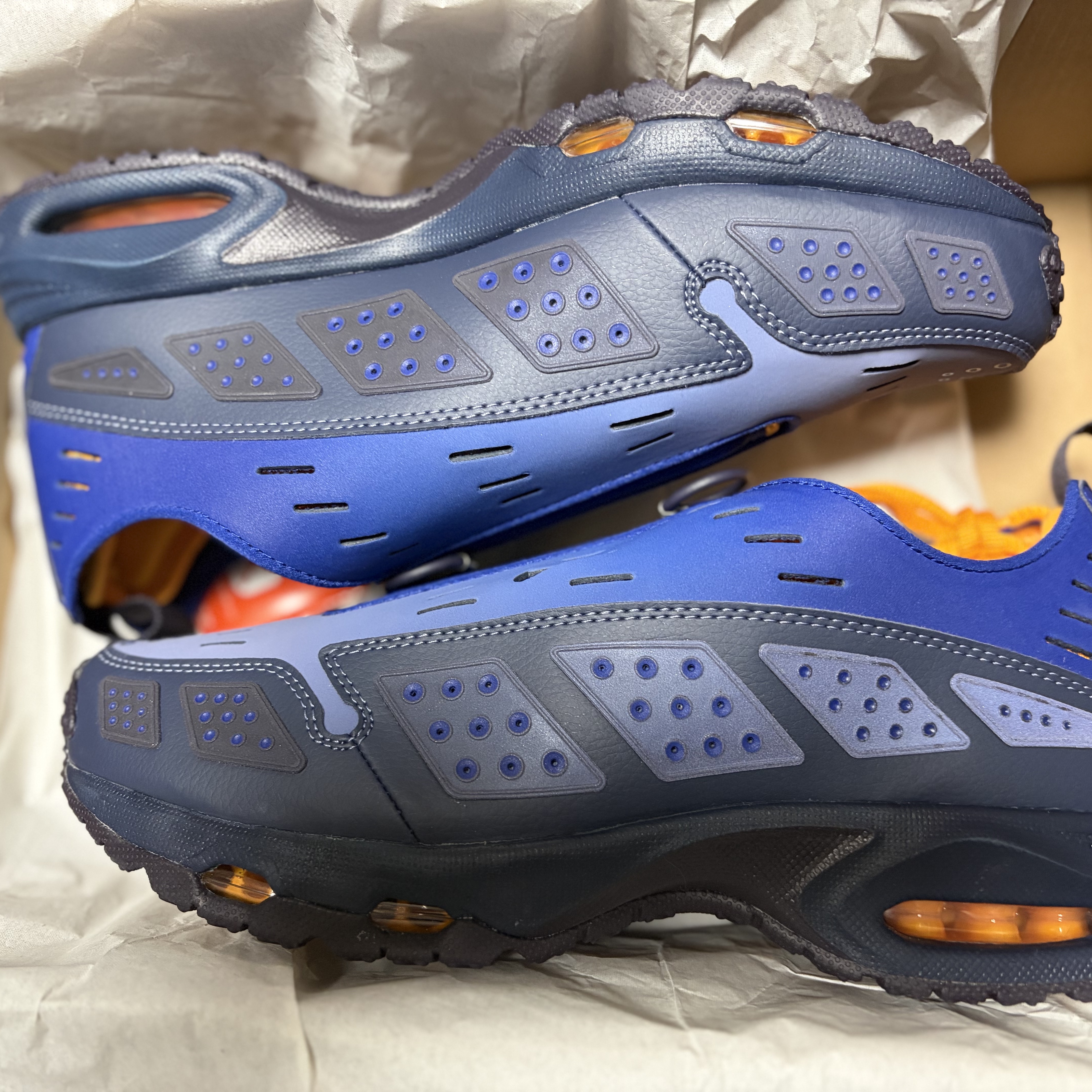 Nike Air Max SNDR SE Obsidian Deep Royal Blue 착용 스타일 - 2