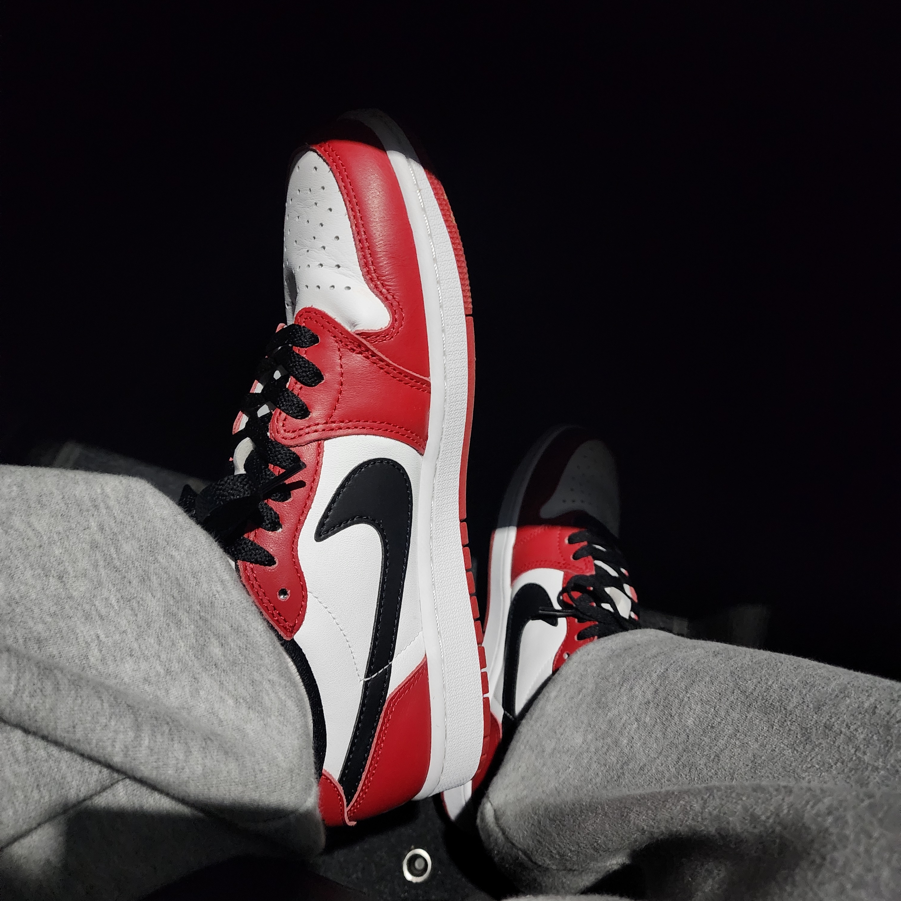 Jordan 1 Retro Low OG Chicago 착용 스타일