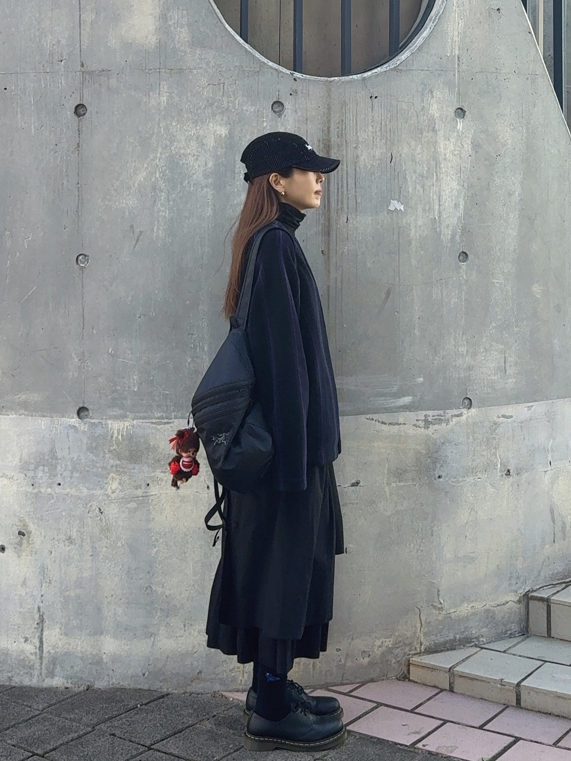 Uniqlo x Needles Fleece Oversized Cardigan Black - KR, Supreme 2-Tone Corduroy Camp Cap Black - 23SS 착용 스타일 - 4