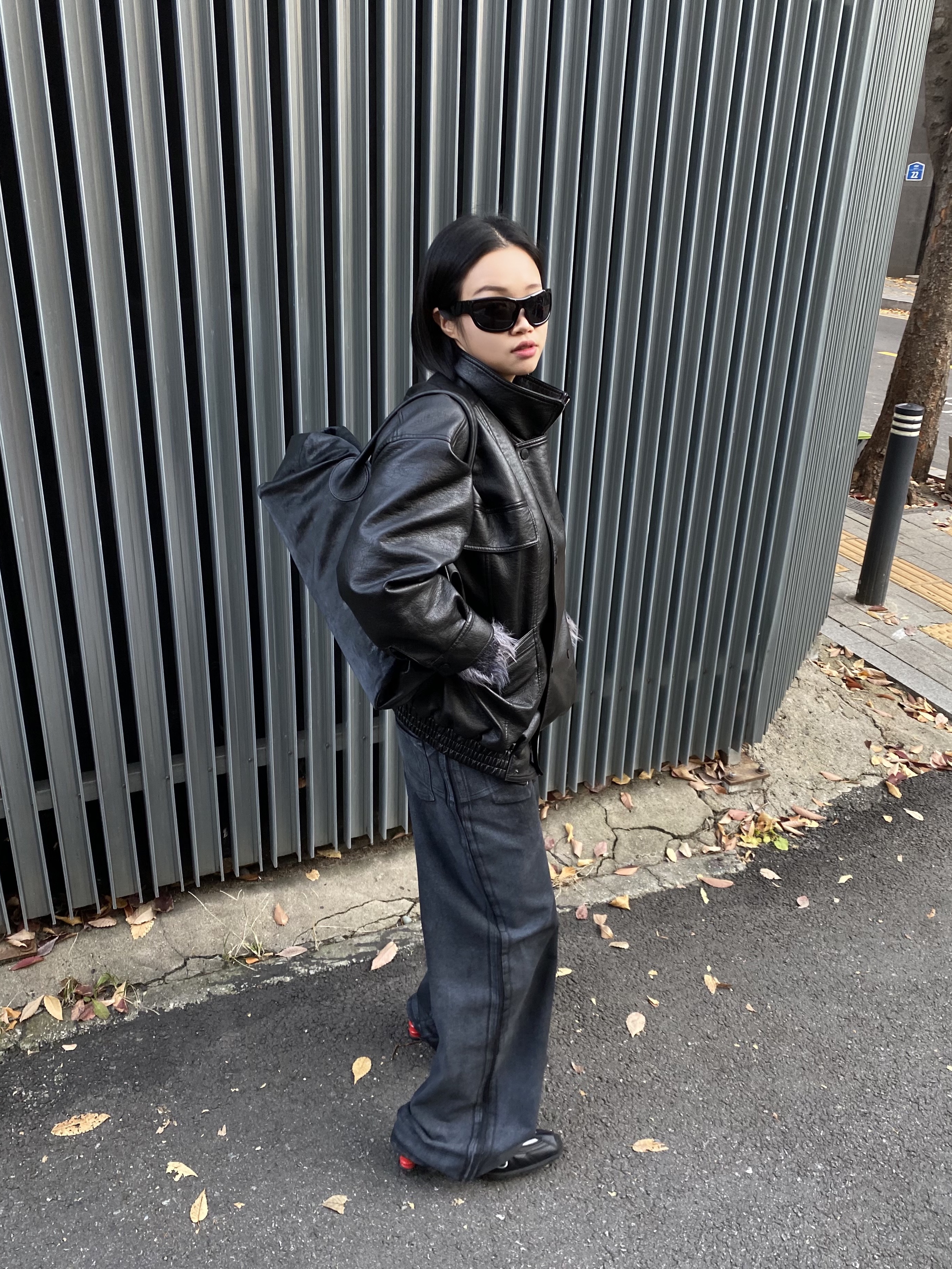 Nike x Martine Rose Shox MR4 Black 착용 스타일