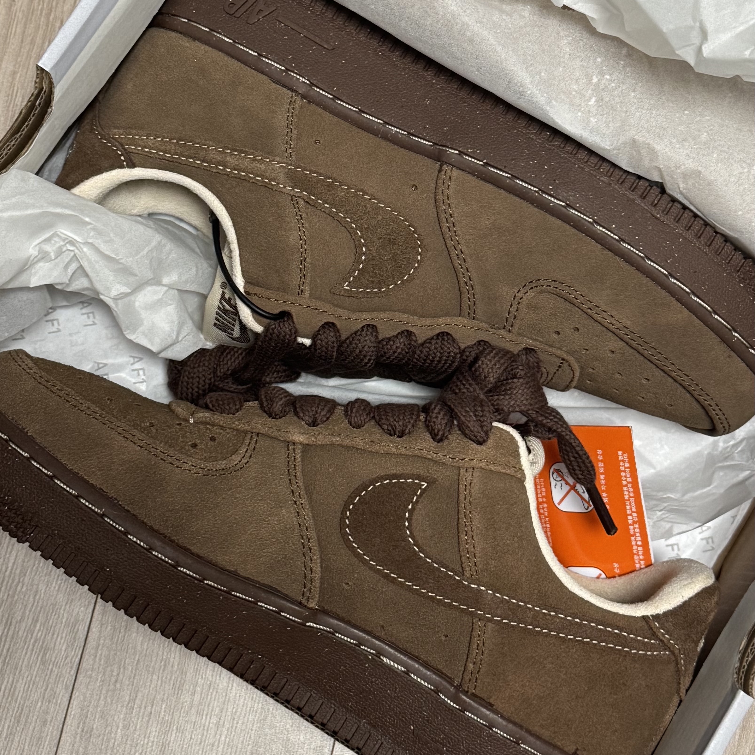 (W) Nike Air Force 1 '07 Cacao Wow 착용 스타일 - 2