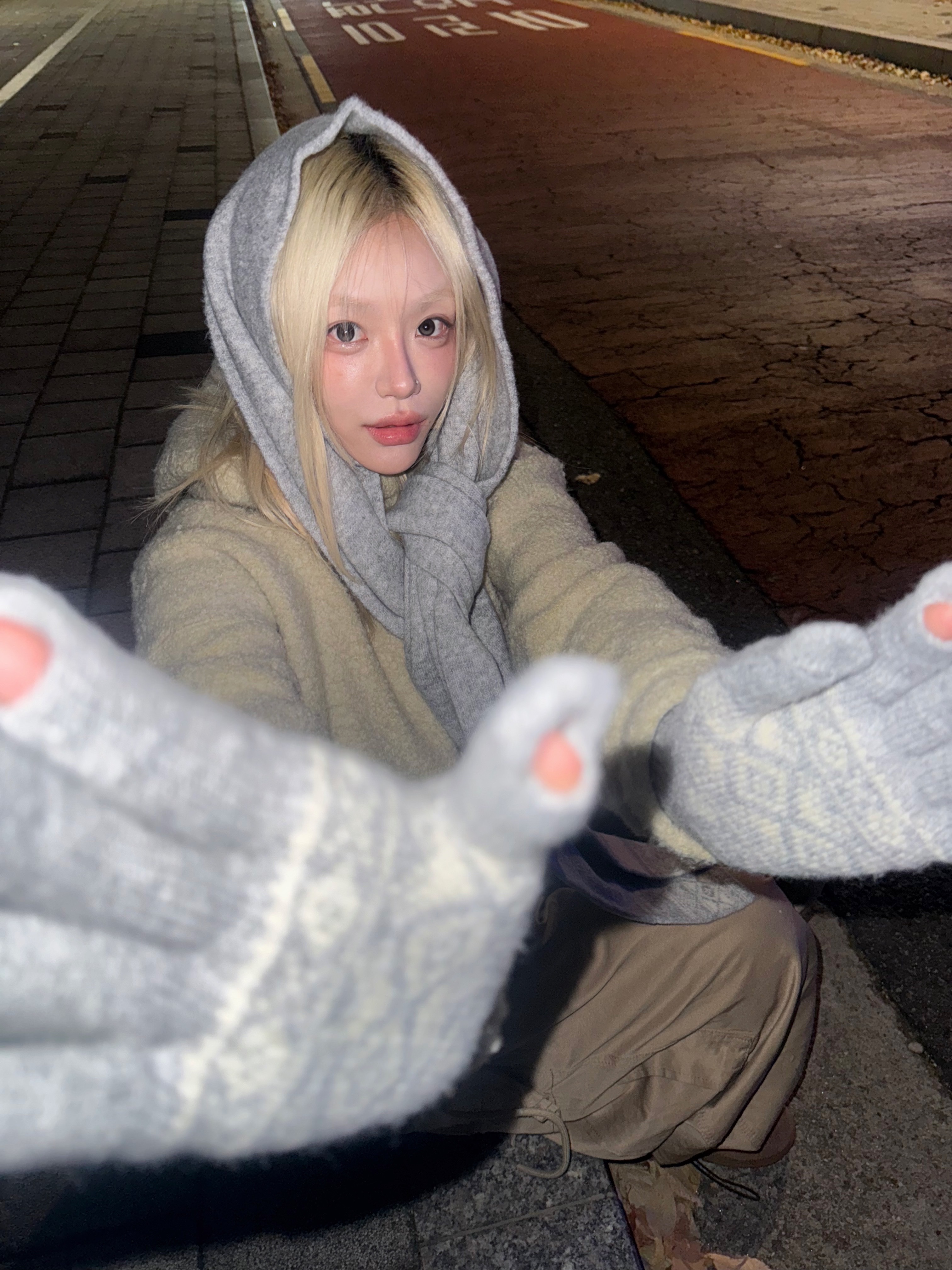 UGG Classic Mini Boots Chestnut 착용 스타일 - 2