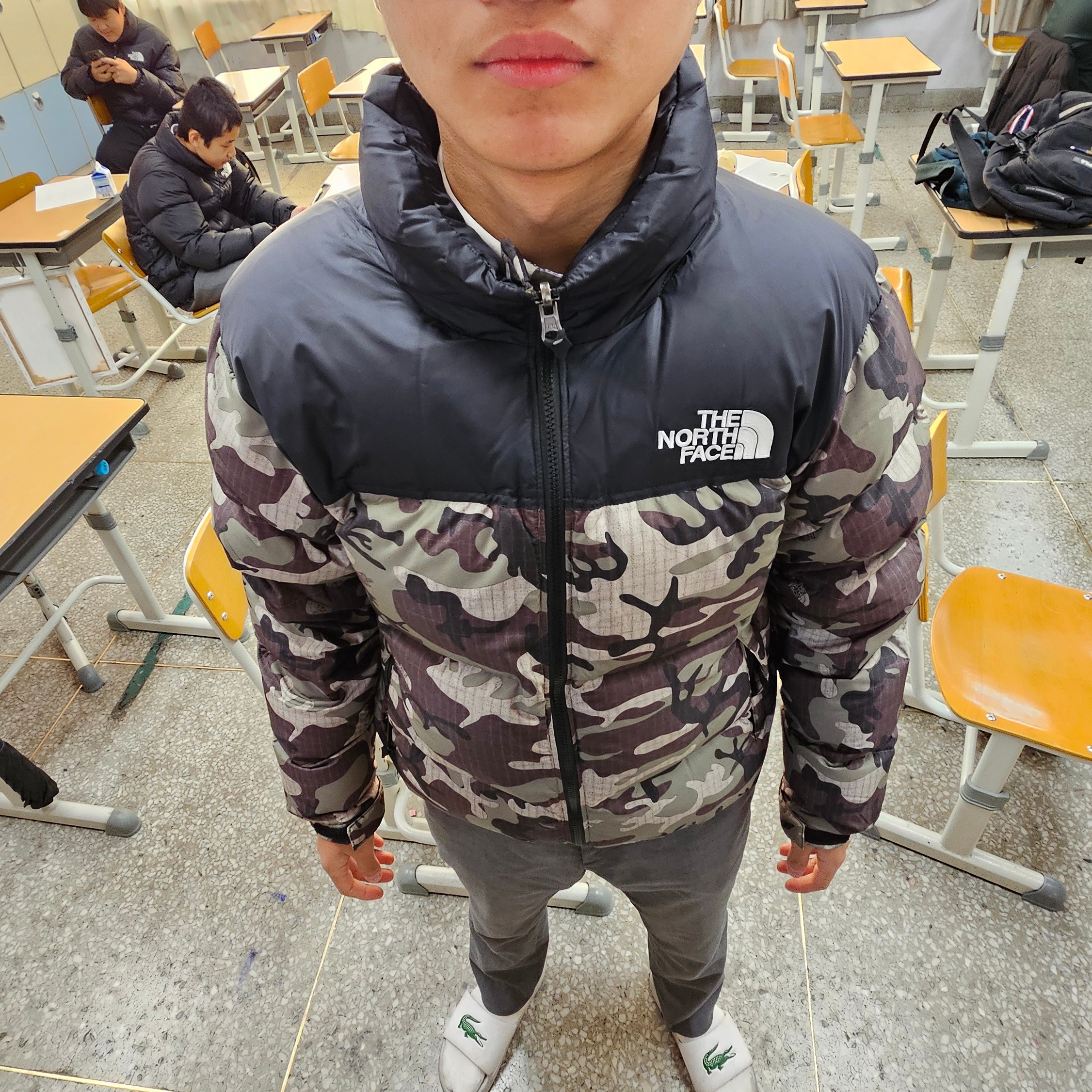 The North Face 1996 Novelty Nuptse Jacket Khaki, (W) The North Face White Label Novelty Nuptse Down Jacket Black 착용 스타일 - 2