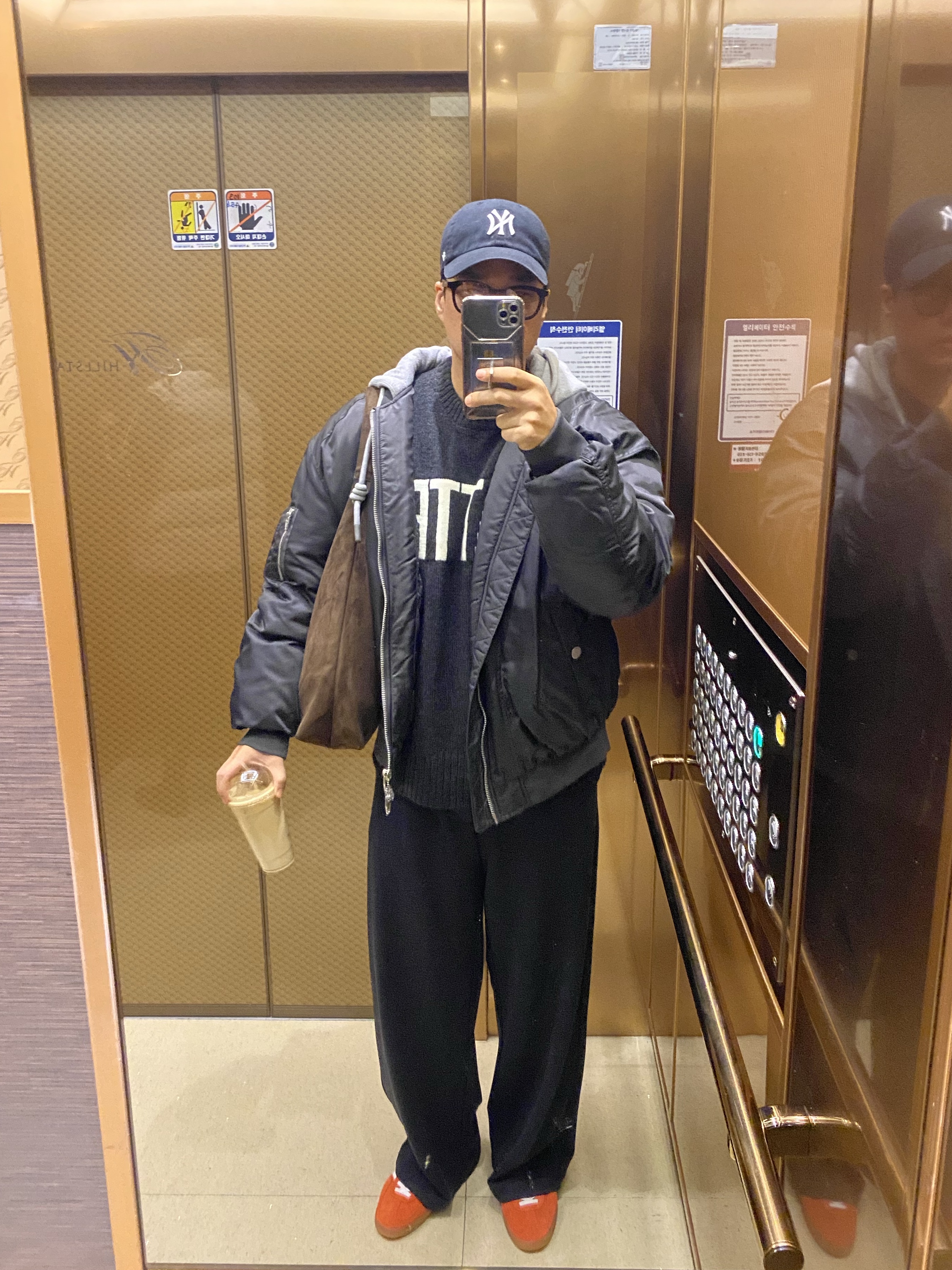 47 Brand New York Yankees BW Clean Up Black, (W) Adidas Gazelle Indoor Bold Orange Cloud White 착용 스타일