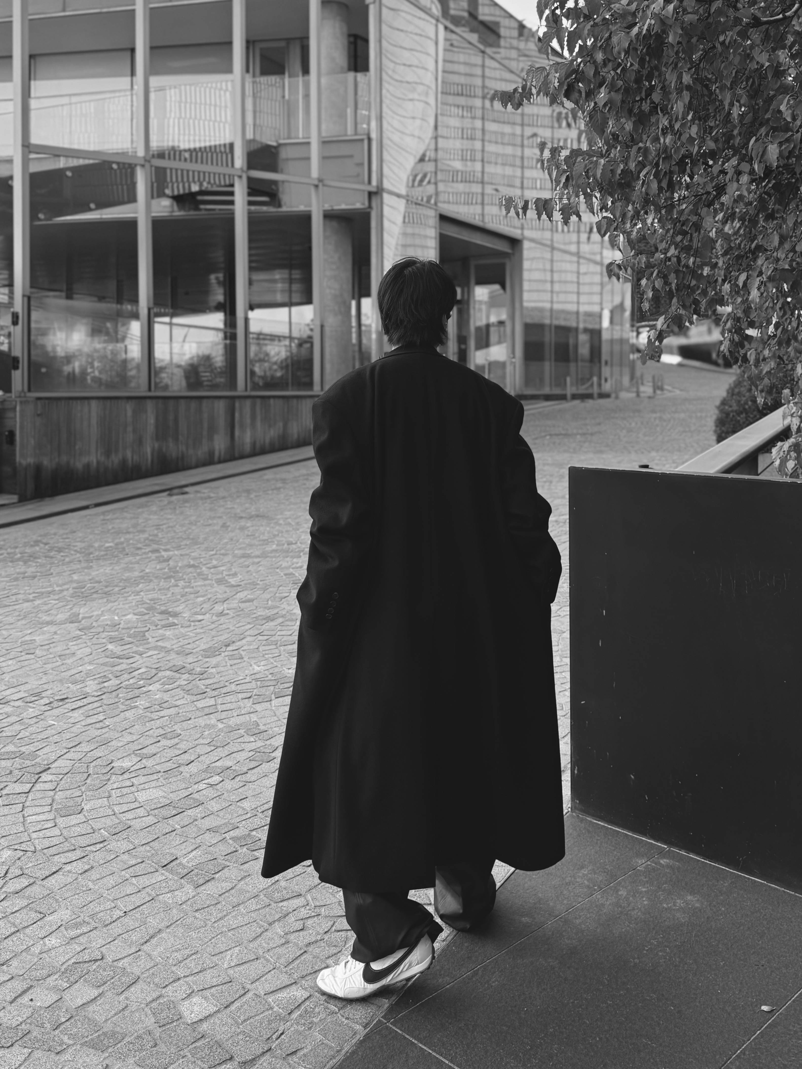 Nike x Jacquemus Moon Shoe SP Alabaster Off Noir, farfromwhat far layered work pants_black 착용 스타일 - 6