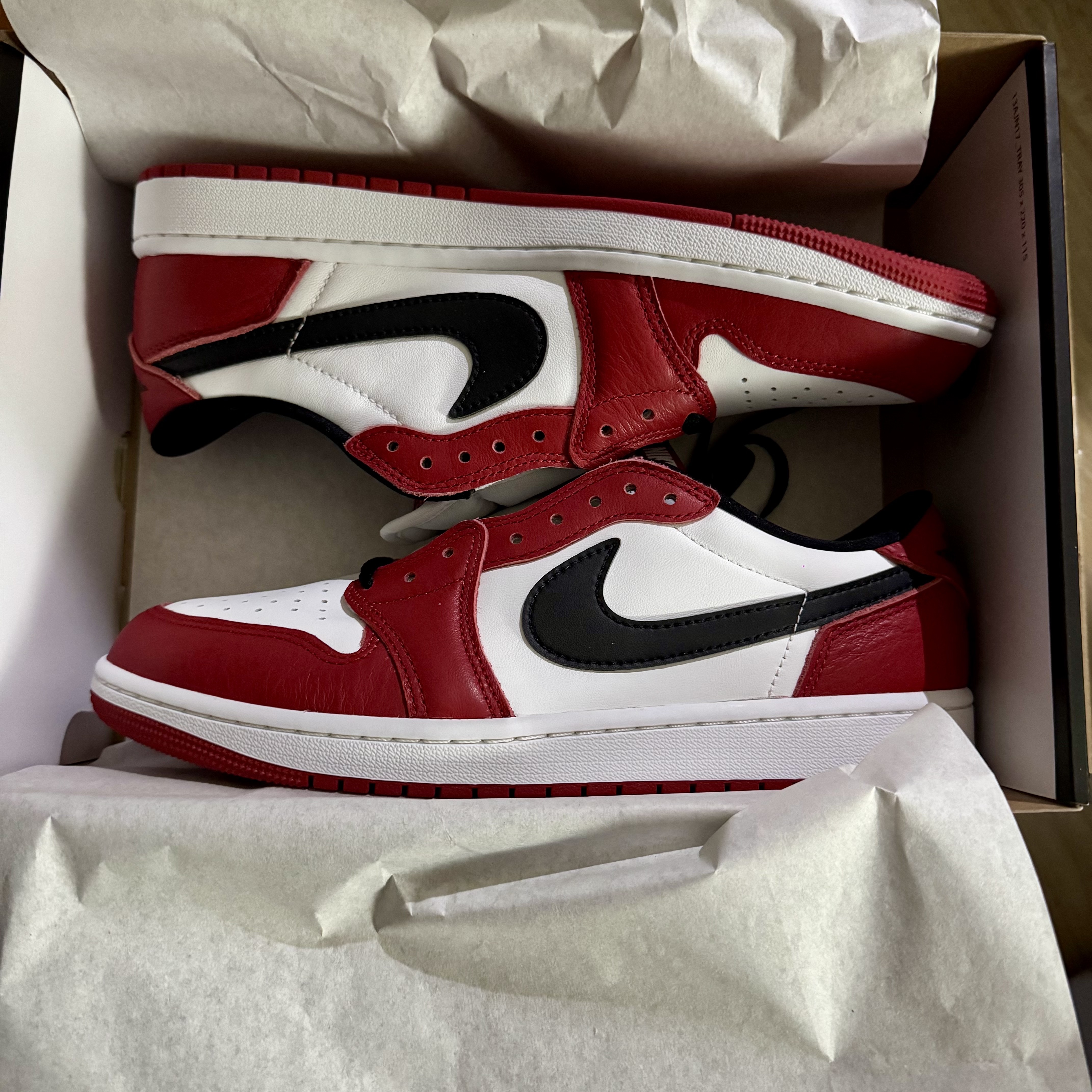 Jordan 1 Retro Low OG Chicago 착용 스타일 - 5