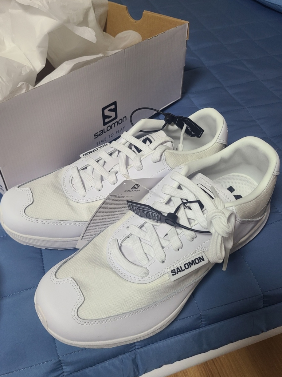 BAPE City Camo College L/S T-Shirt White, Salomon x Comme des Garcons SR90 White 착용 스타일 - 3