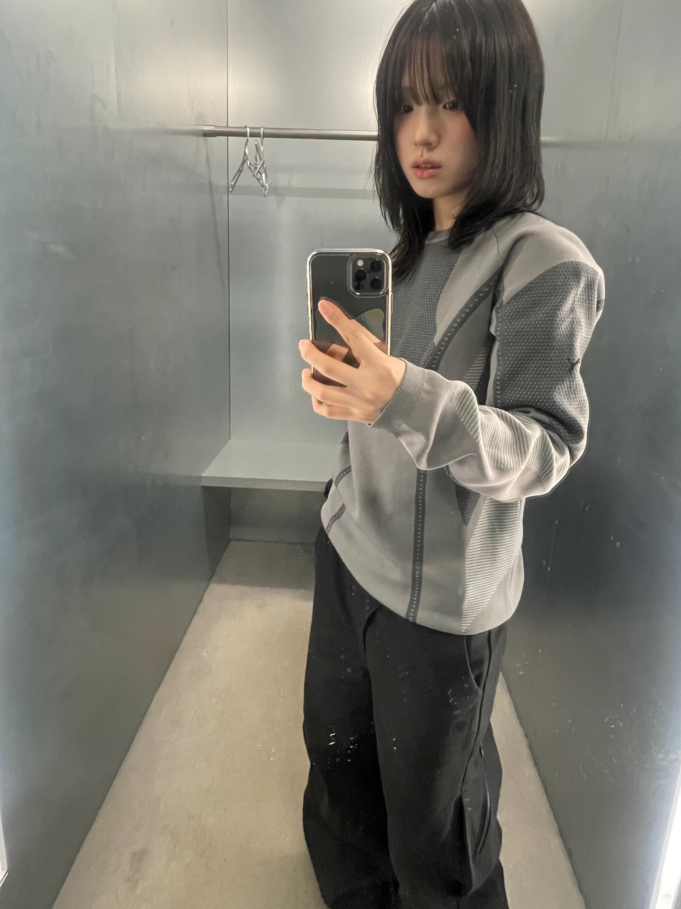 Puma x Sansan Gear CLRT Pants Black, Puma x Sansan Gear Knit Long Sleeve T-Shirt Cool Mid Gray 착용 스타일