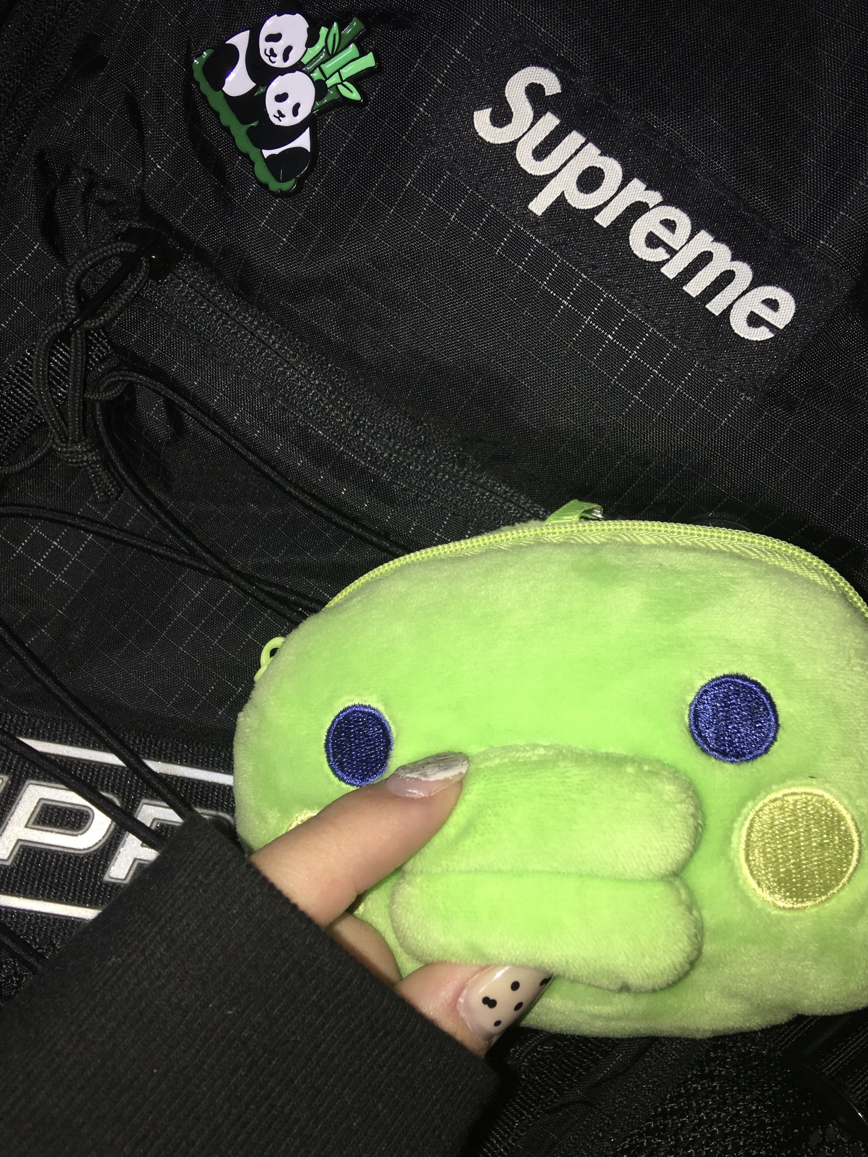 Supreme Backpack Black - 23FW 착용 스타일