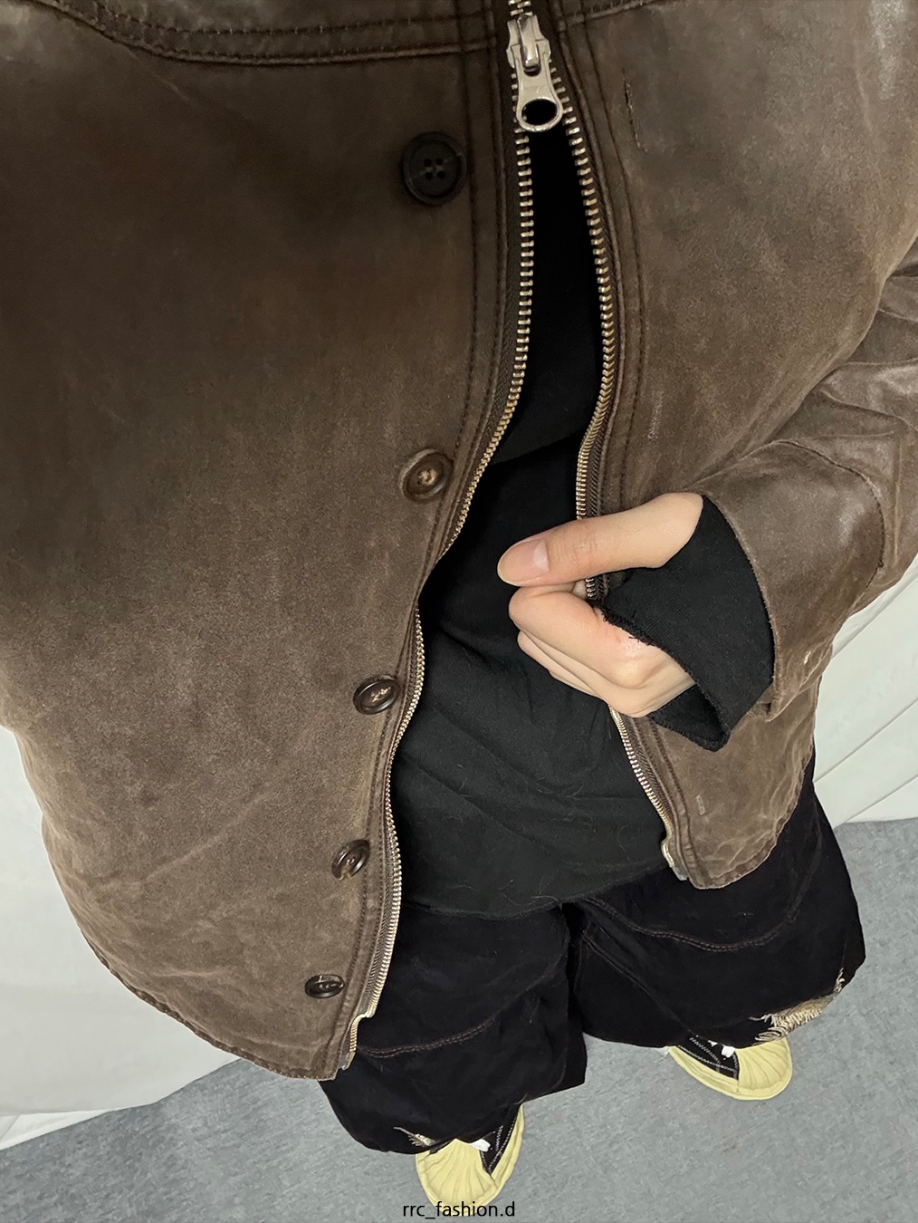 Aoiro Ooki Feather Denim Pants Dark Indigo 착용 스타일 - 4