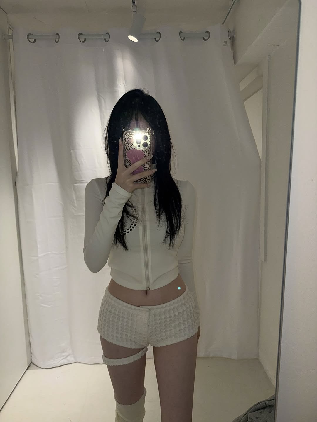 [KREAM 단독] Bonnae At Zip Jacket Black, [KREAM 단독] Bonnae At Zip Jacket Ivory 착용 스타일