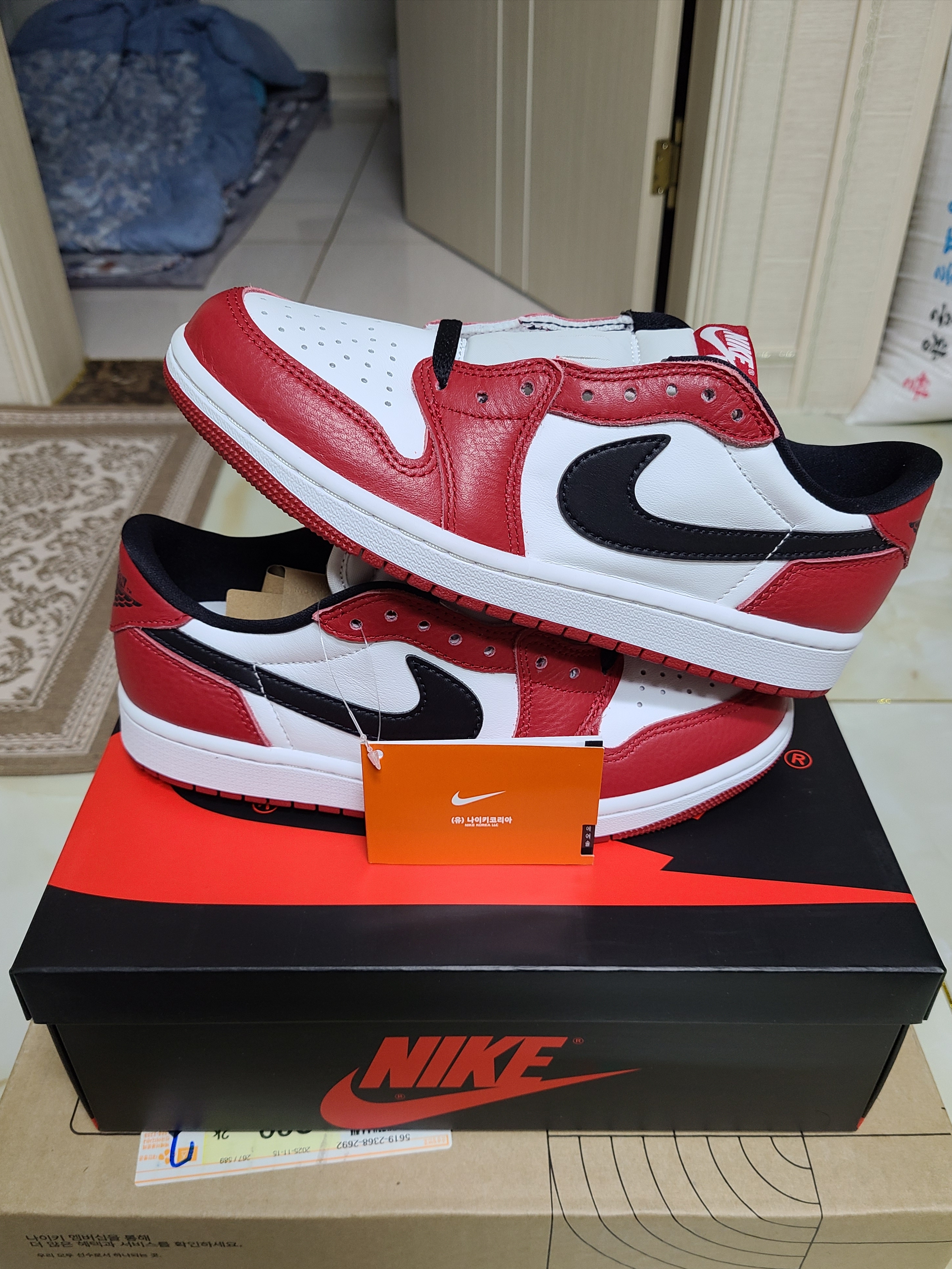 Jordan 1 Retro Low OG Chicago 착용 스타일 - 1