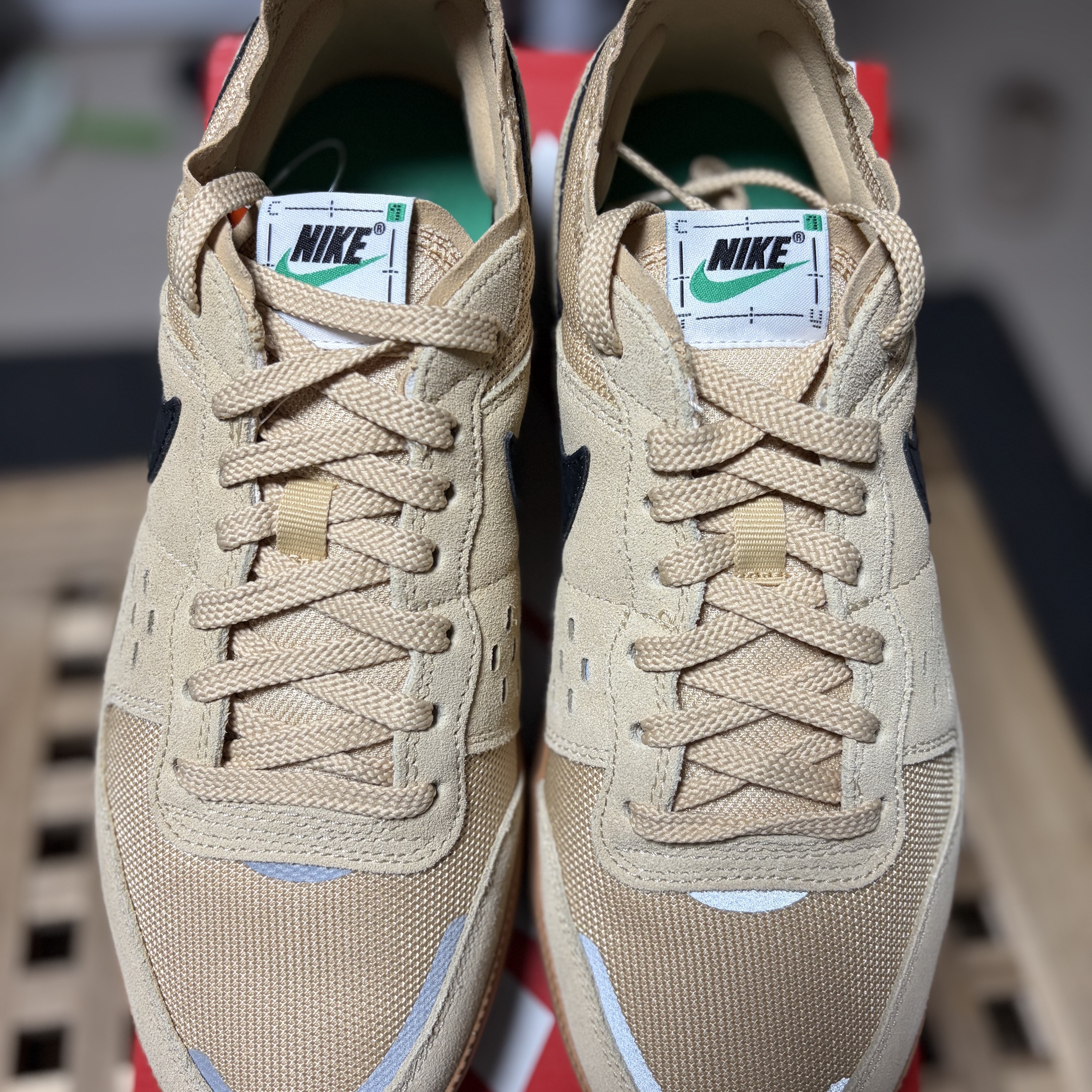 Nike C1TY Brownstone Flax Sesame 착용 스타일 - 4