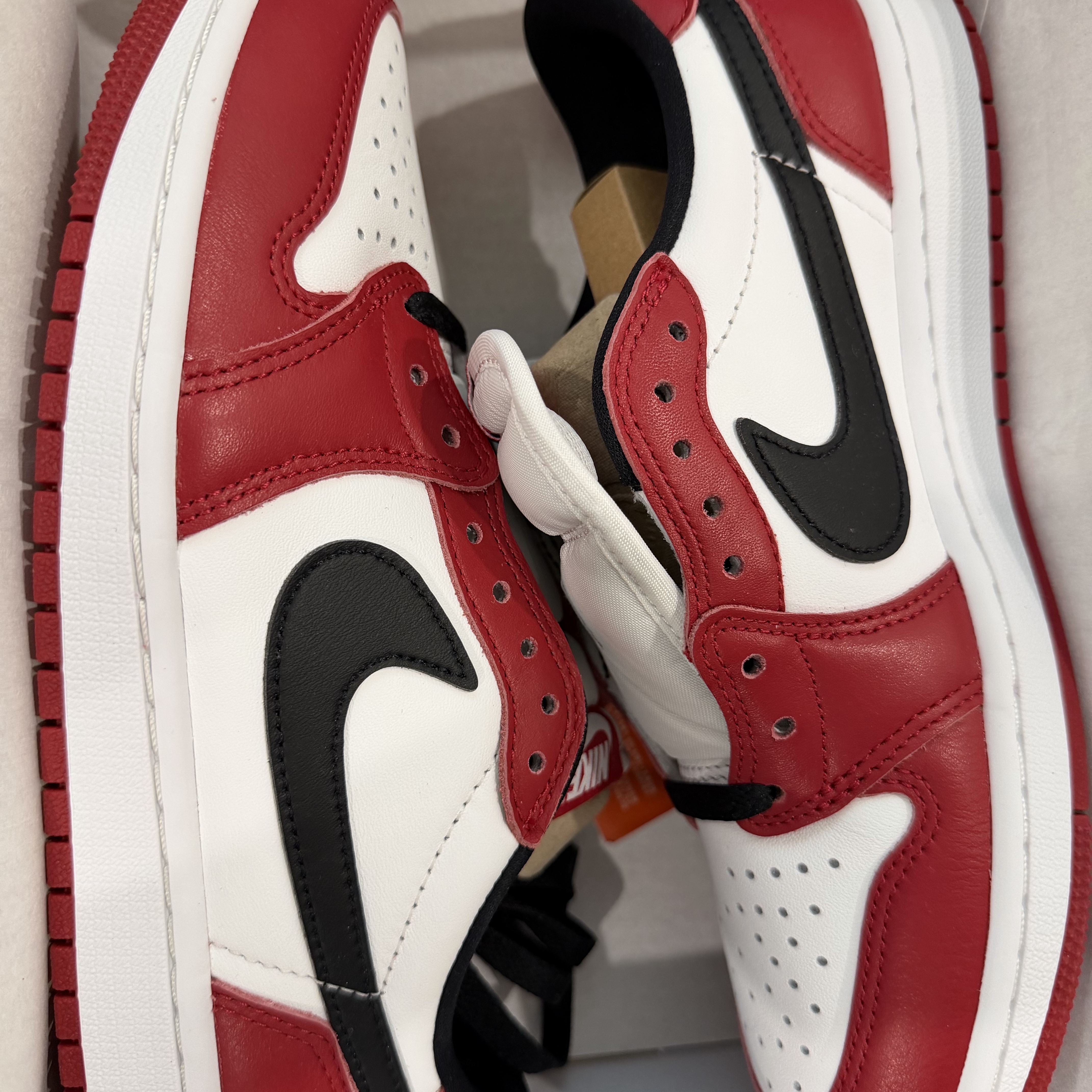 Jordan 1 Retro Low OG Chicago 착용 스타일 - 3