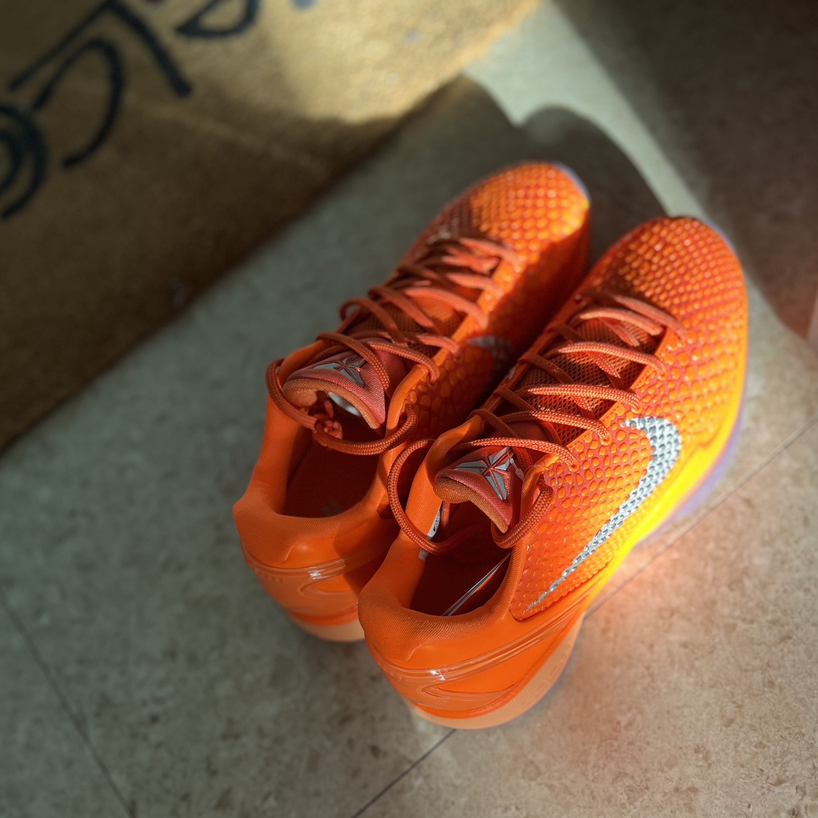 Nike Kobe 6 Protro Total Orange, Stussy Welcome Mat Cocoa 착용 스타일