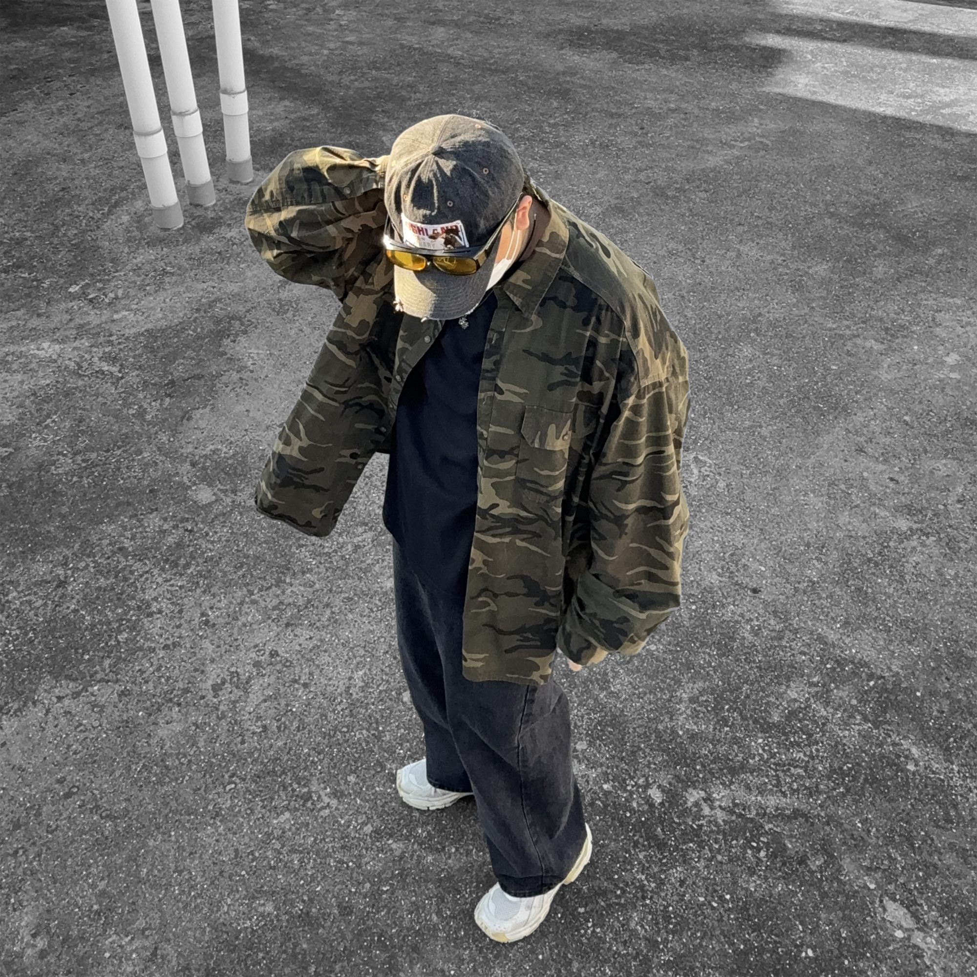 Undermycar Niop Camouflage Over Fit Shirt Iguana - 23SS, Balenciaga Runner Sneakers White 착용 스타일 - 2