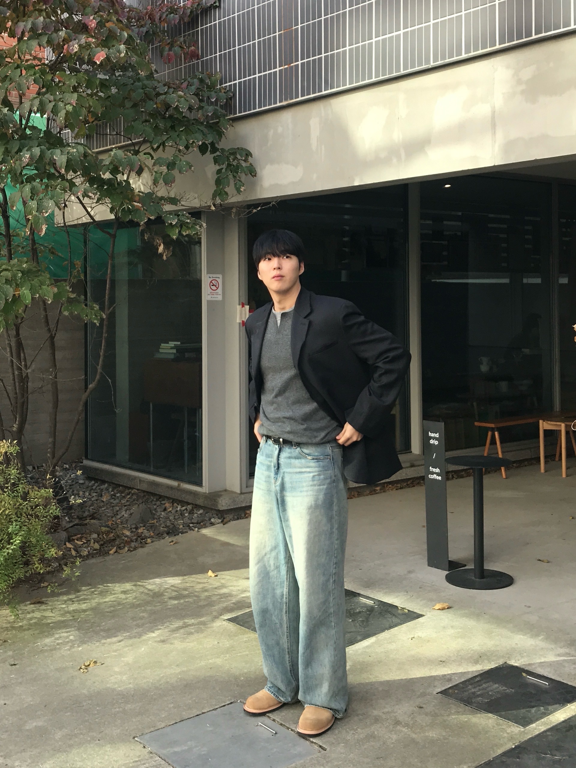 STU Destroyed Check Blazer Dark Grey 착용 스타일 - 7