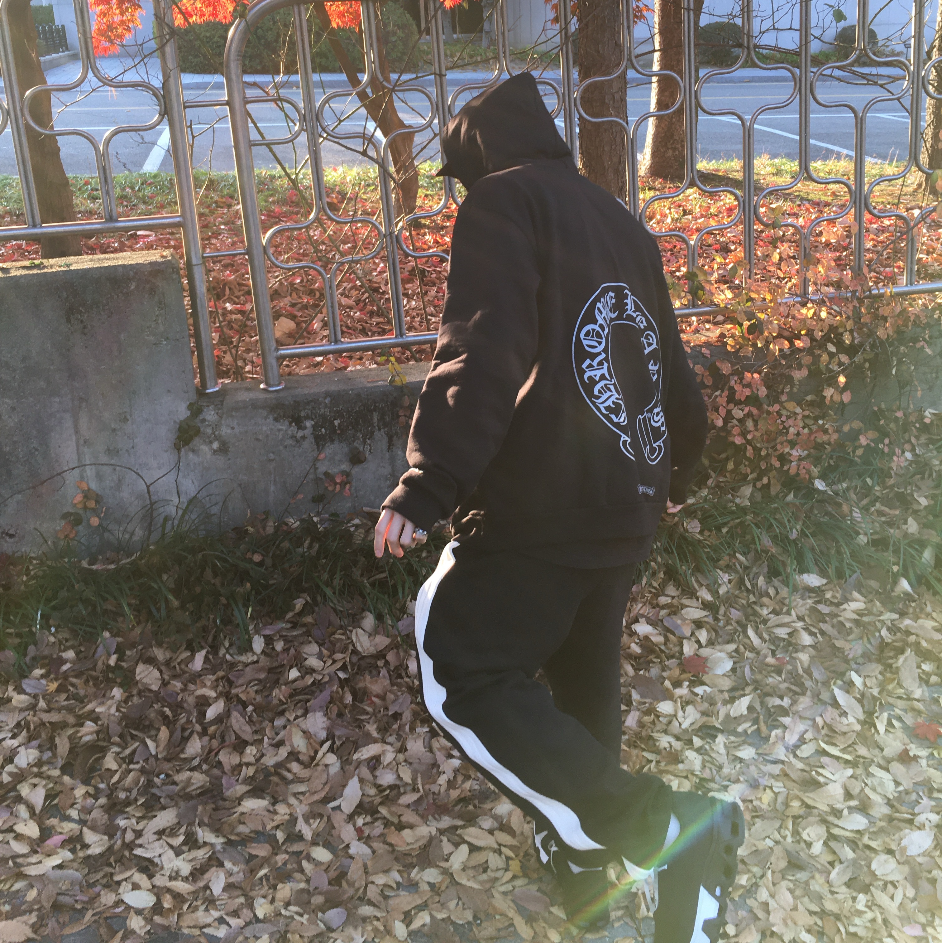On Running x Post Archive Faction (Paf) Cloudmonster Hyper Black 착용 스타일 - 2