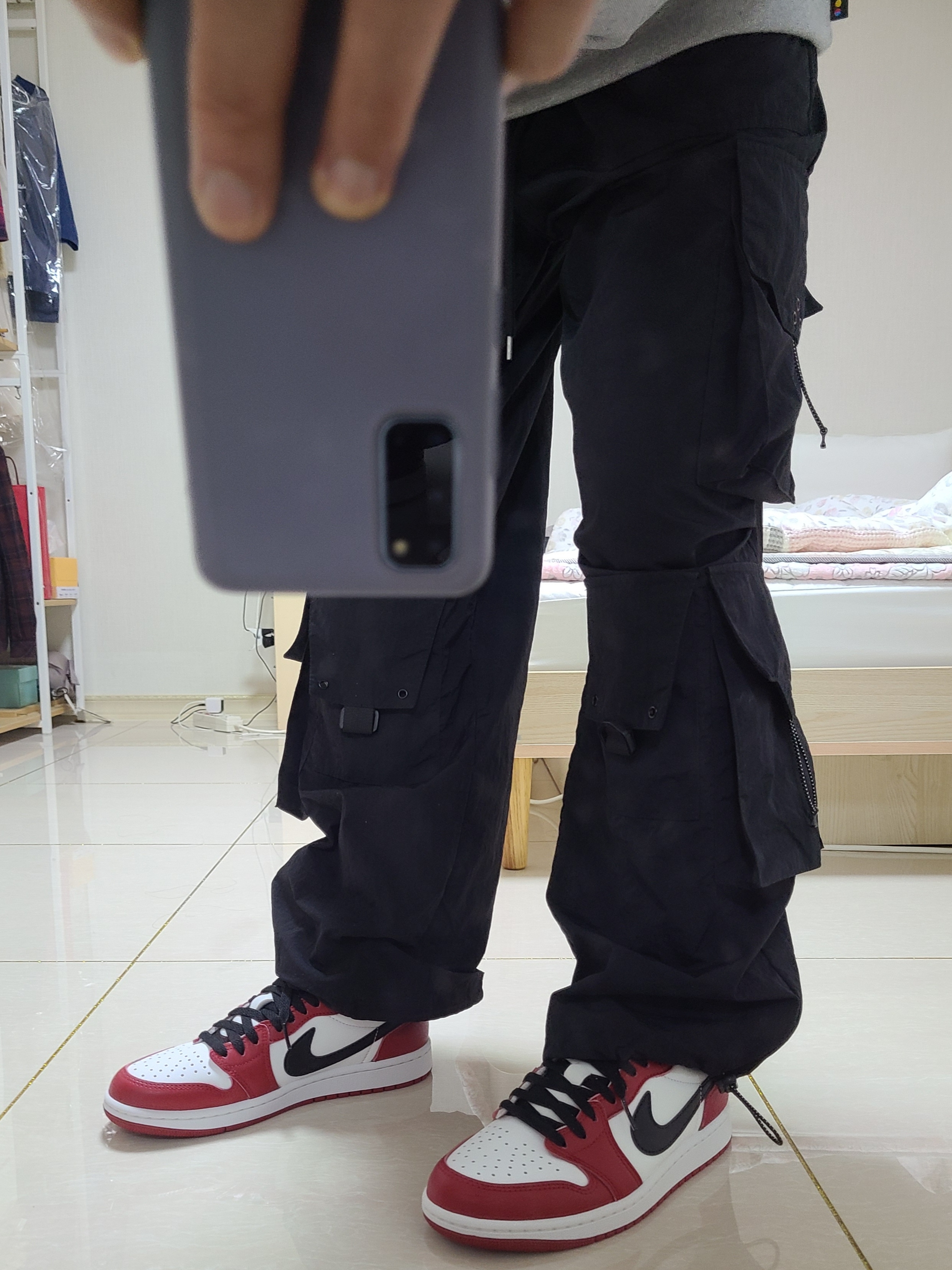 Jordan 1 Retro Low OG Chicago 착용 스타일 - 3