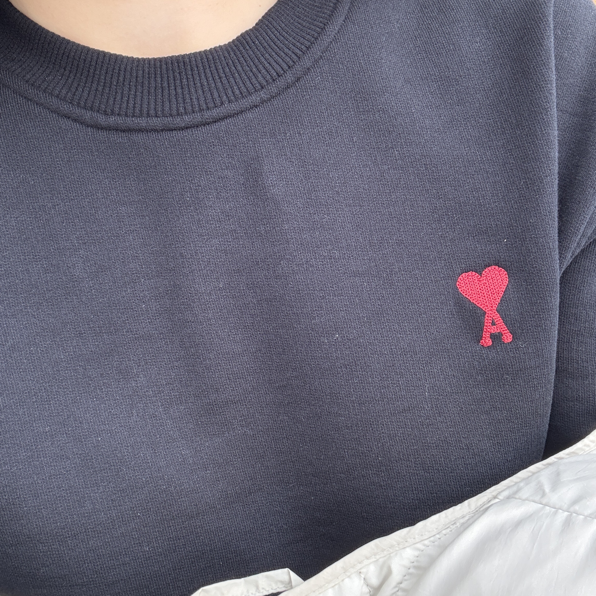 AMI de Coeur Sweatshirt Black 착용 스타일