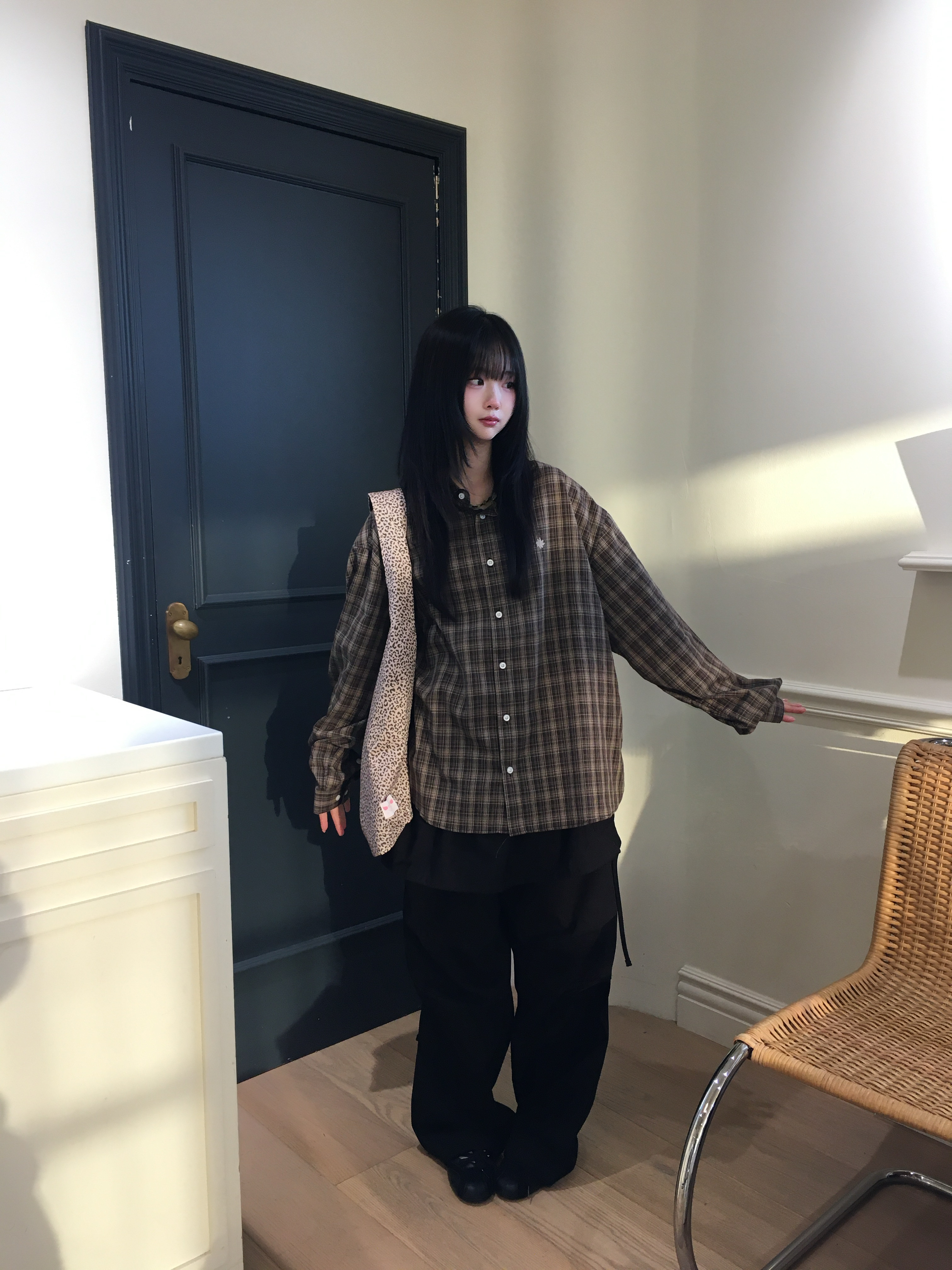SLOW RECORD HOUSE Kane Check Shirt Brown 착용 스타일 - 3