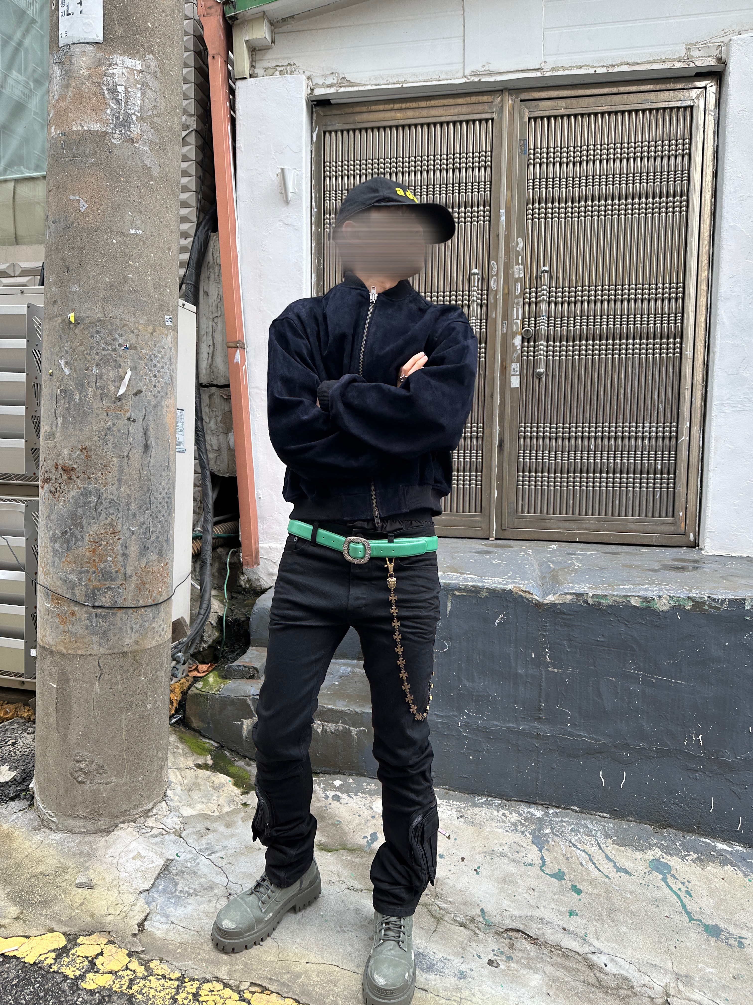 Undermycar 25SS Jeanne D'Arc Sword of Altar Embroidered Suede Blouson Navy, Undermycar 25FW Sinobi Tactical Slim Black Jeans Black 착용 스타일 - 2